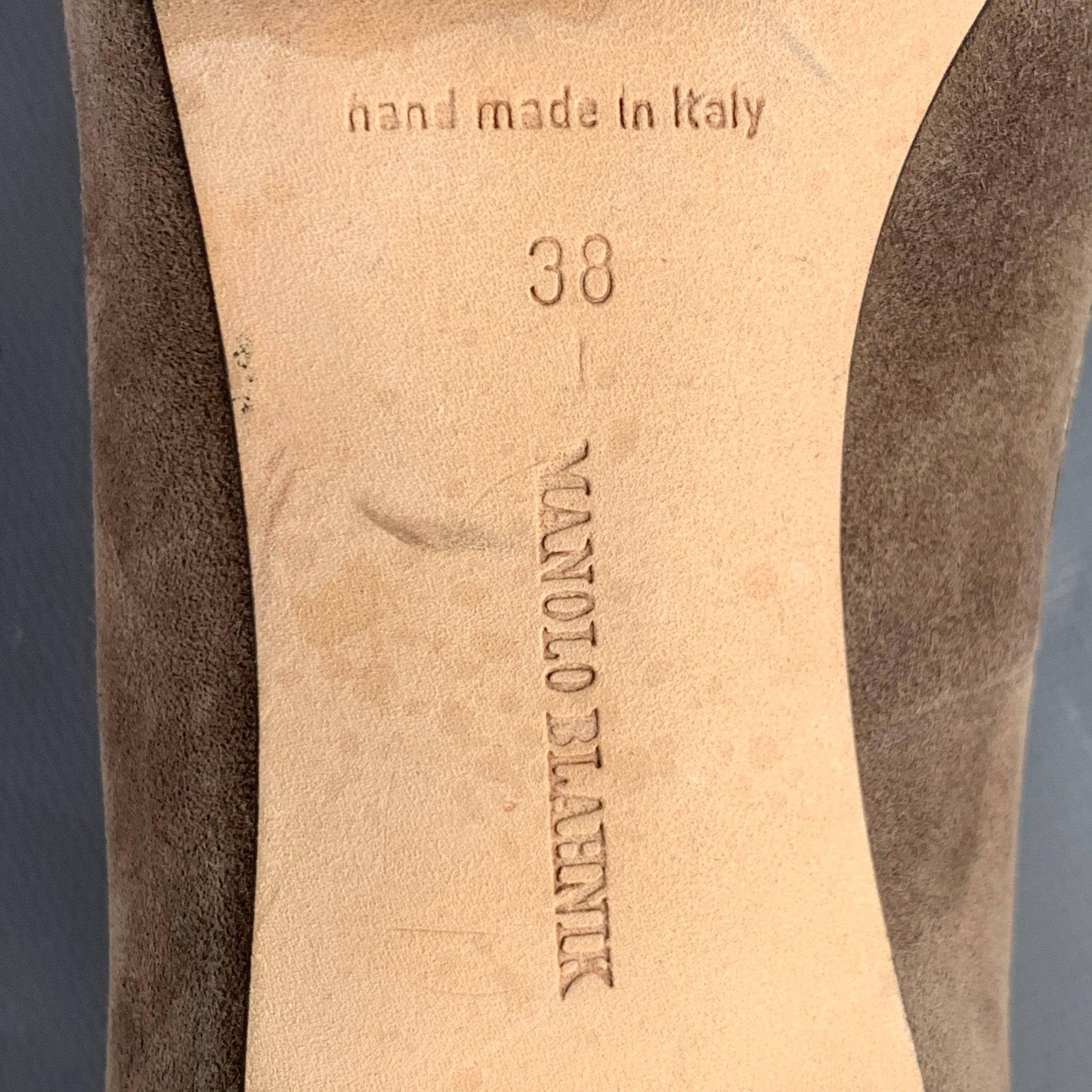 MANOLO BLAHNIK Size 8 Tan Brown Suede Snakeskin Cap Toe Pumps For Sale 4