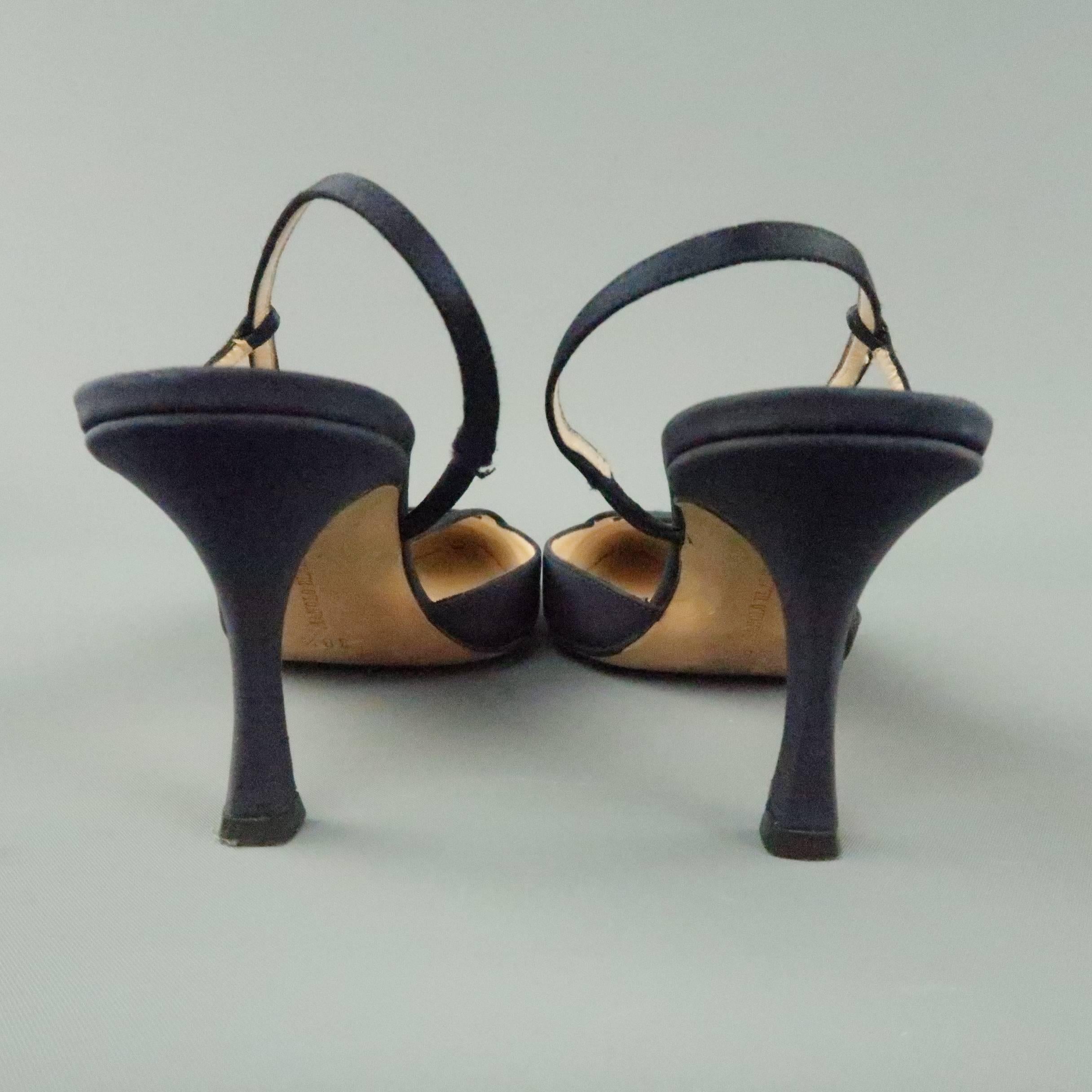 MANOLO BLAHNIK Size 8.5 Navy Fabric Diagonal Ankle Strap Pumps In Good Condition In San Francisco, CA