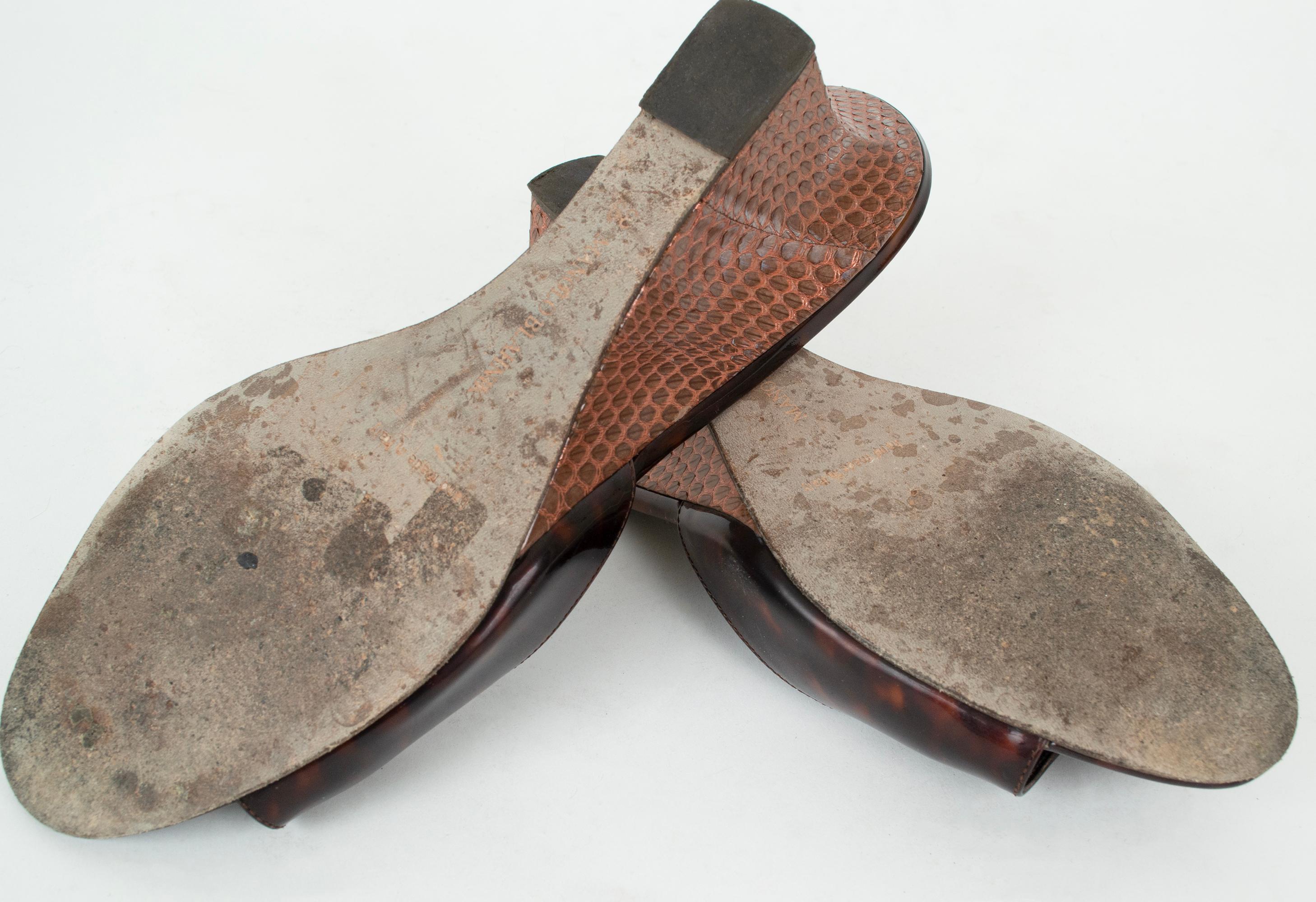 Manolo Blahnik Tortoiseshell Patent Wedge Mules 70 mm – IT 39 / US 8.5 N, 2011 For Sale 2