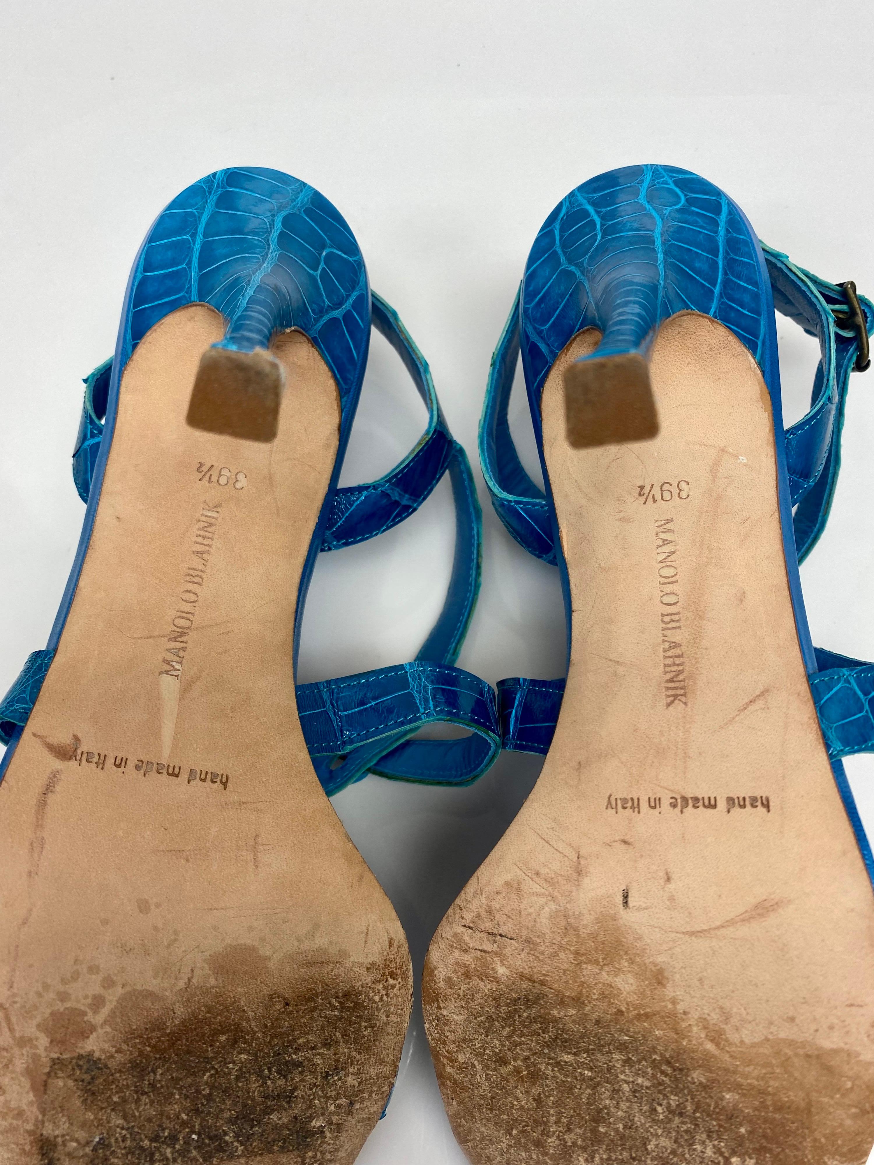 Blue Manolo Blahnik Turquoise Crocodile Strappy Sandals - Size 39.5 For Sale