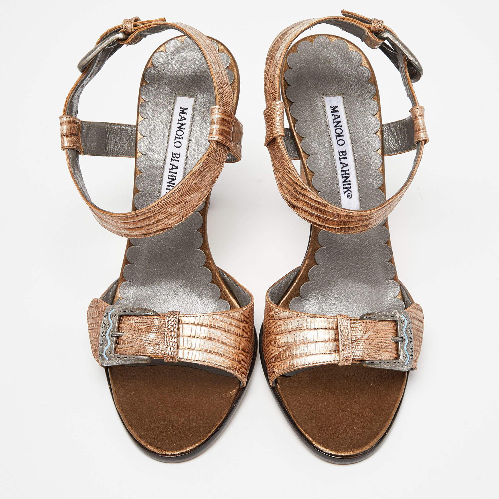Introducing these stylish heeled sandals—the perfect addition to your footwear collection. With a comfortable yet elegant design, these sandals feature sturdy heels and supportive straps, making them ideal to wear for long hours. Step out in