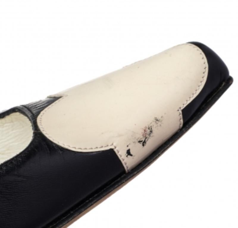 Manolo Blahnik Bombas Adra de cuero y charol bicolor Talla 37.5 en venta 5