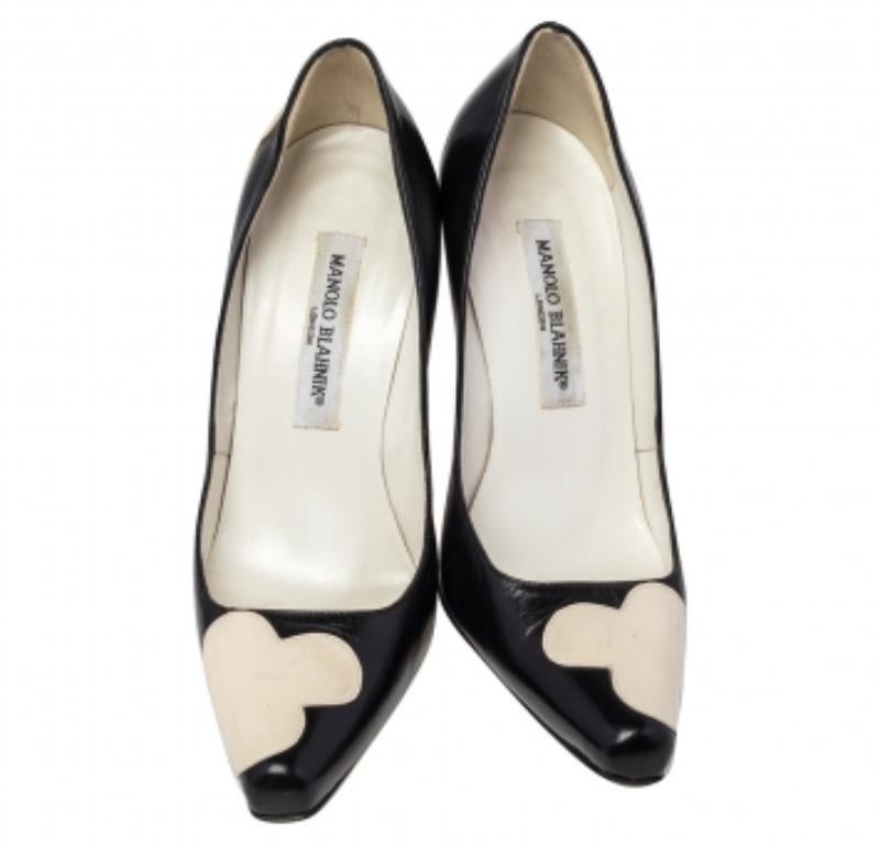 Manolo Blahnik Bombas Adra de cuero y charol bicolor Talla 37.5 Beige en venta