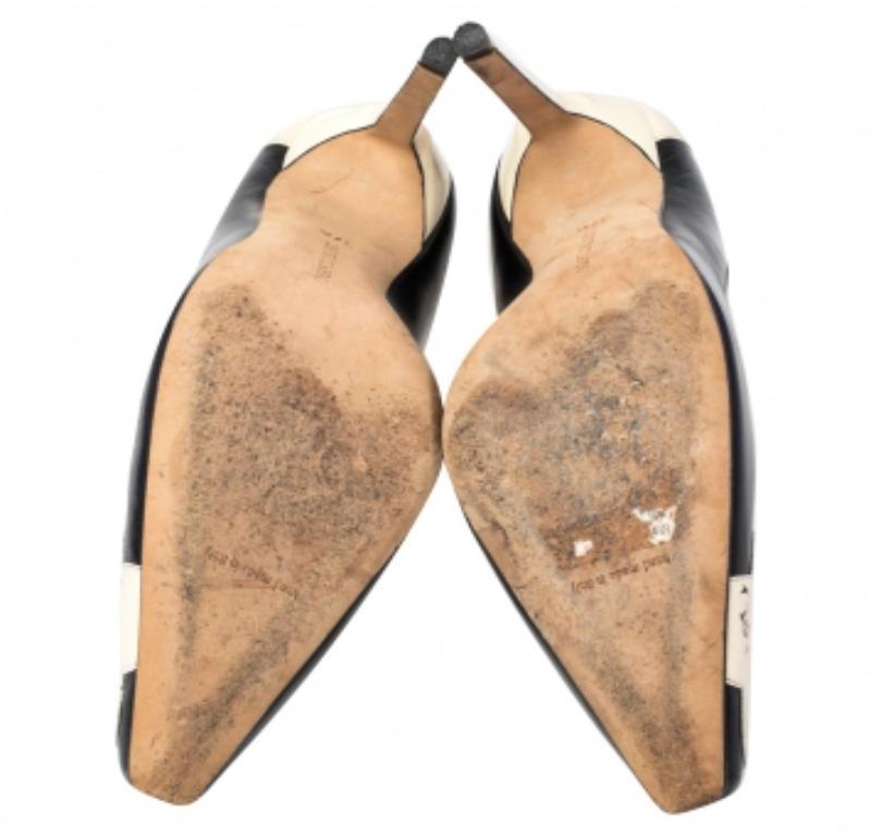 Manolo Blahnik Bombas Adra de cuero y charol bicolor Talla 37.5 en venta 3