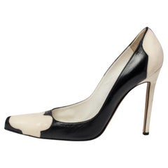 Manolo Blahnik Two Tone Leather And Patent Leather Adra Pumps Size 37.5