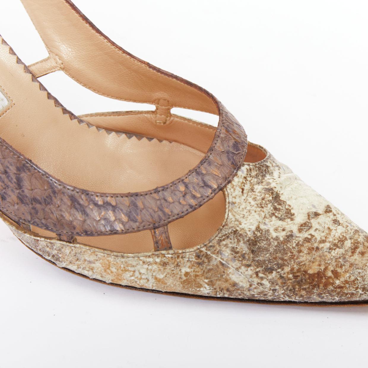 MANOLO BLAHNIK Vintage Leder mit Schuppen, spitz zulaufend, Kitten Pumps EU39 im Angebot 5