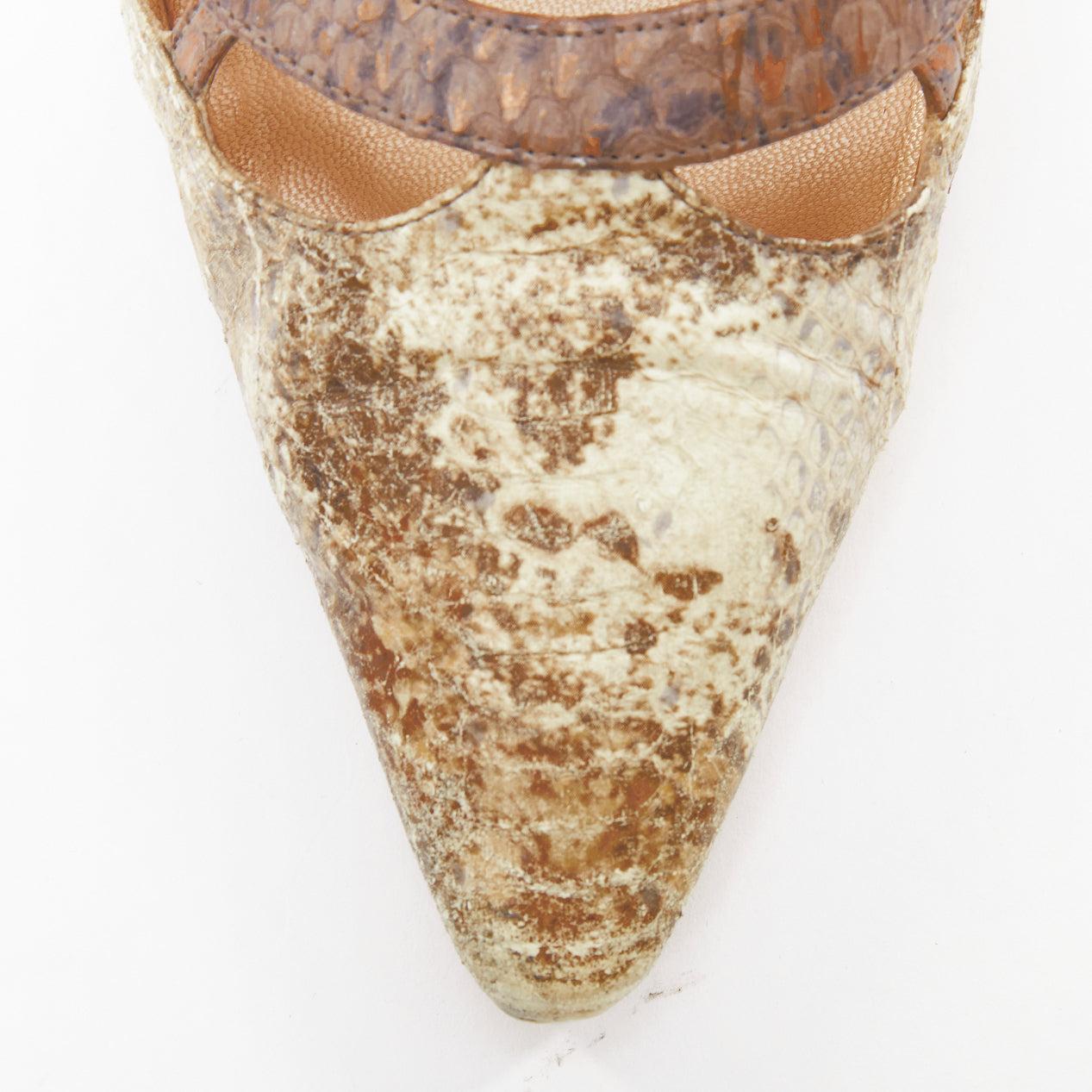 MANOLO BLAHNIK Vintage Leder mit Schuppen, spitz zulaufend, Kitten Pumps EU39 im Angebot 1