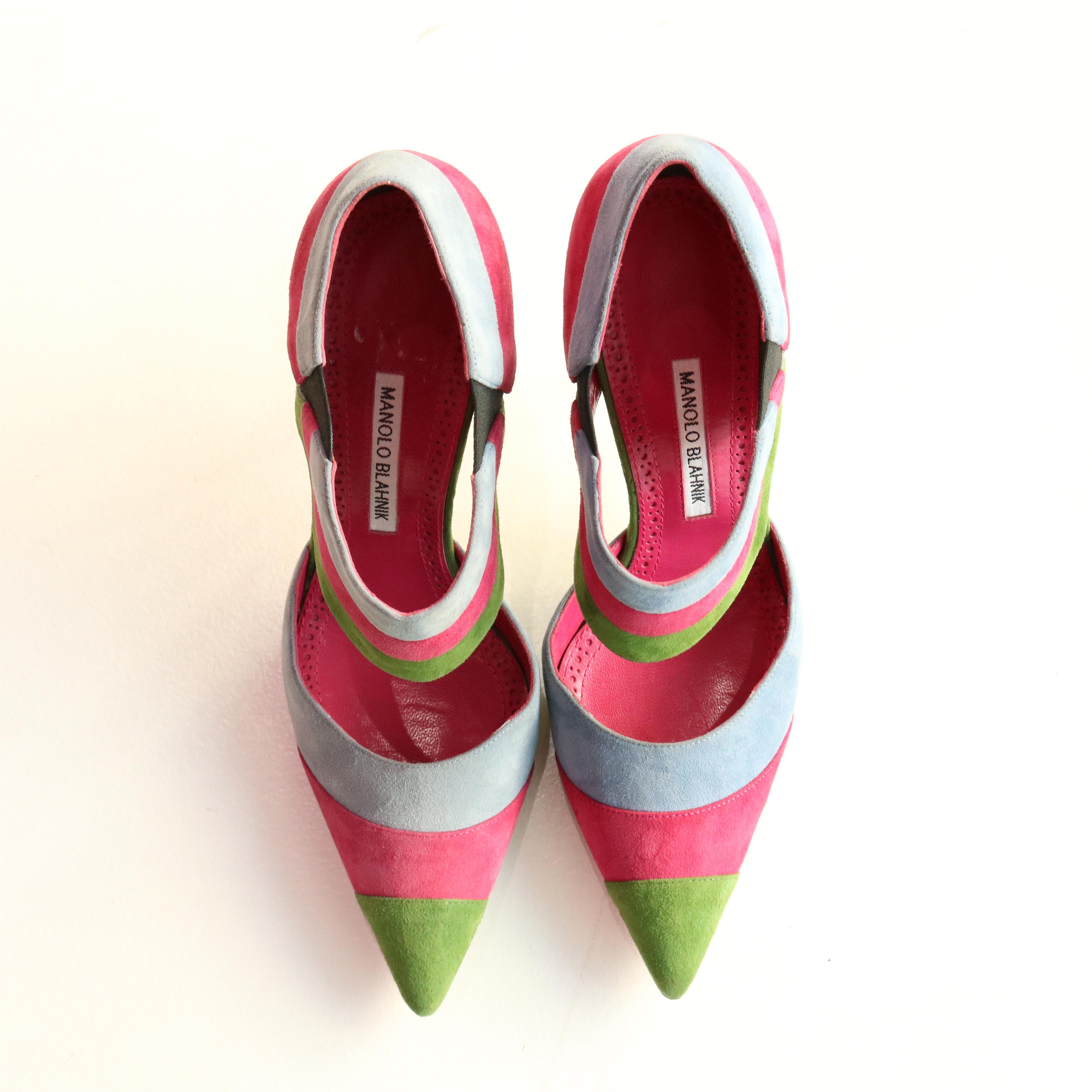 Unique, vintage, rare multi colored vintage style Manolo Blahnik pumps with pointed toe and ankle strap.
multi colored pink, green, and blue.
Size 40 
Heel: 11 cm (4.3 inches)
Hand Made in Italy 
