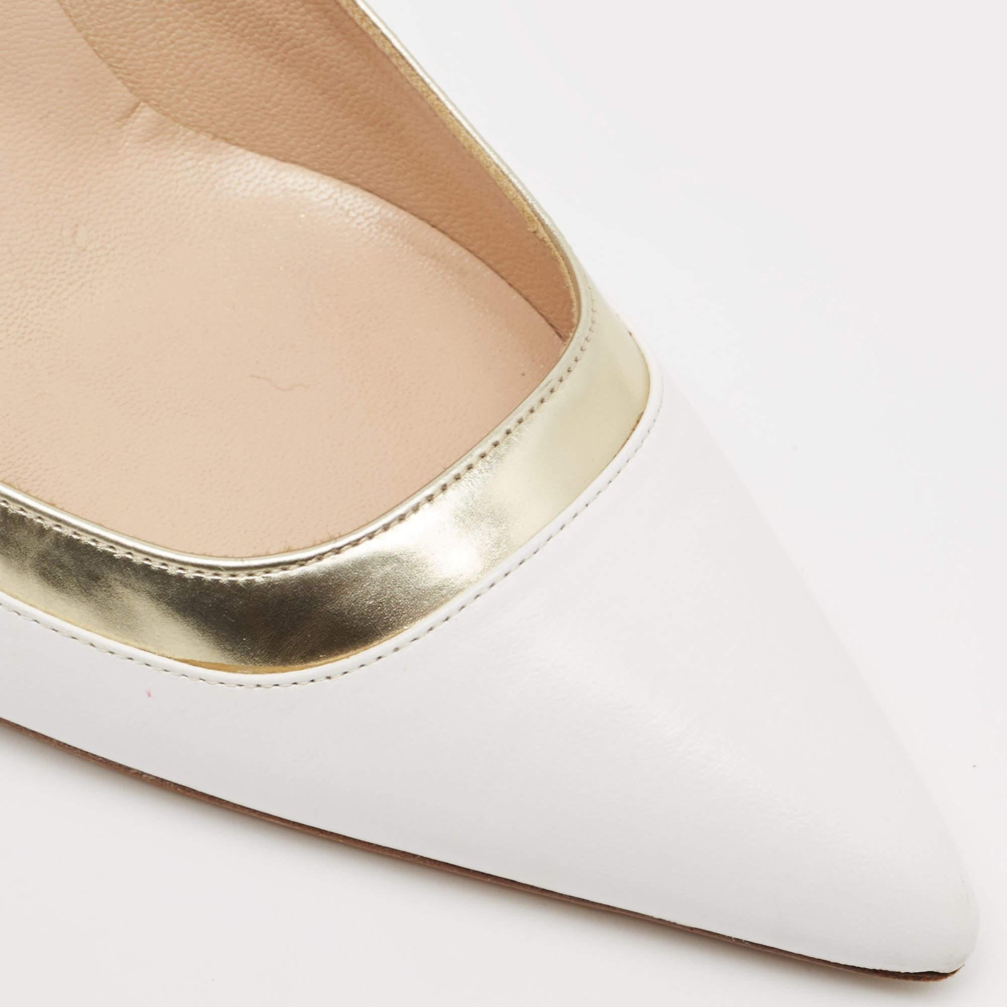 Manolo Blahnik White/Gold Leather Pointed Toe Pumps Size 40 For Sale 2
