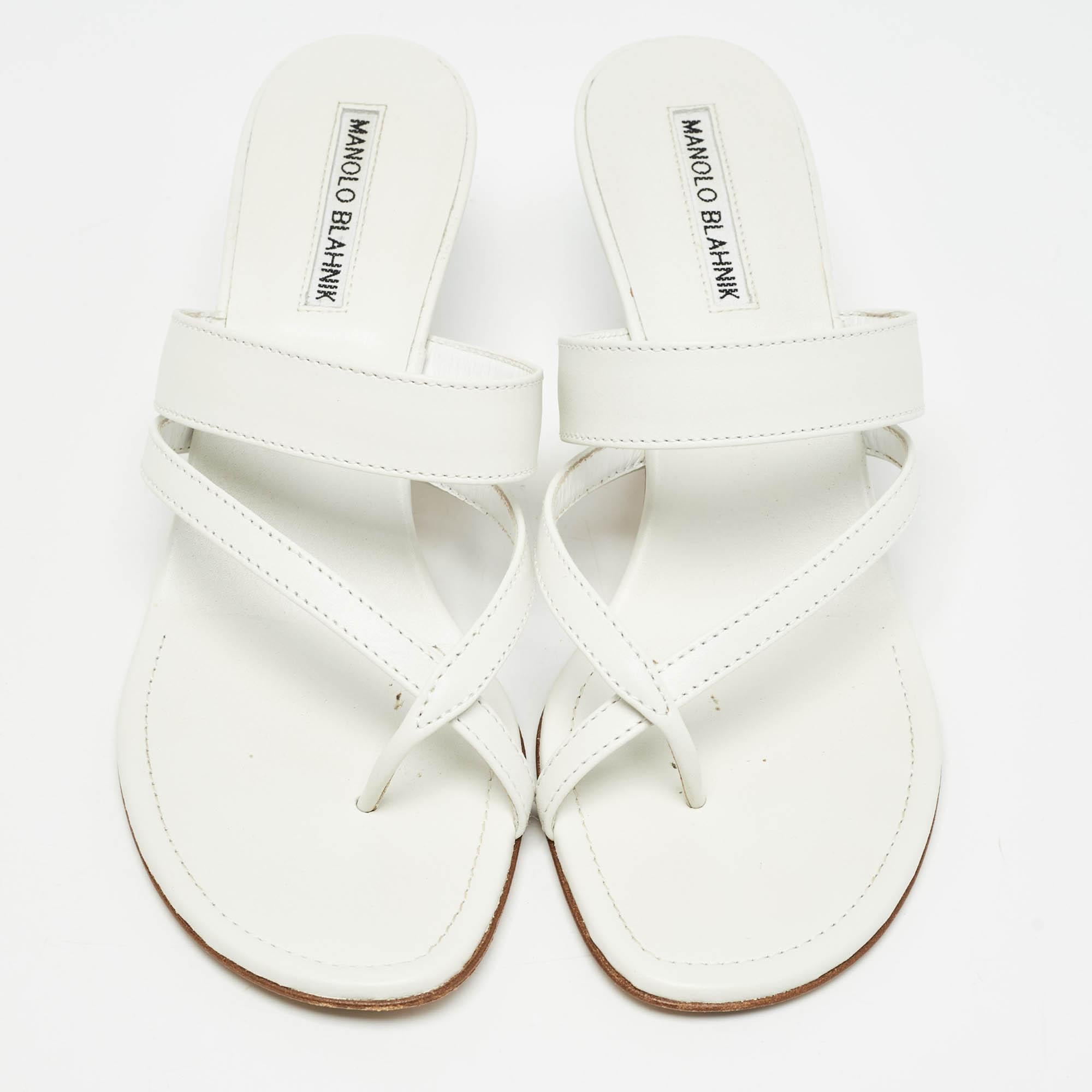 Manolo Blahnik White Leather Susa Slide Sandals Size 38 In Good Condition In Dubai, Al Qouz 2