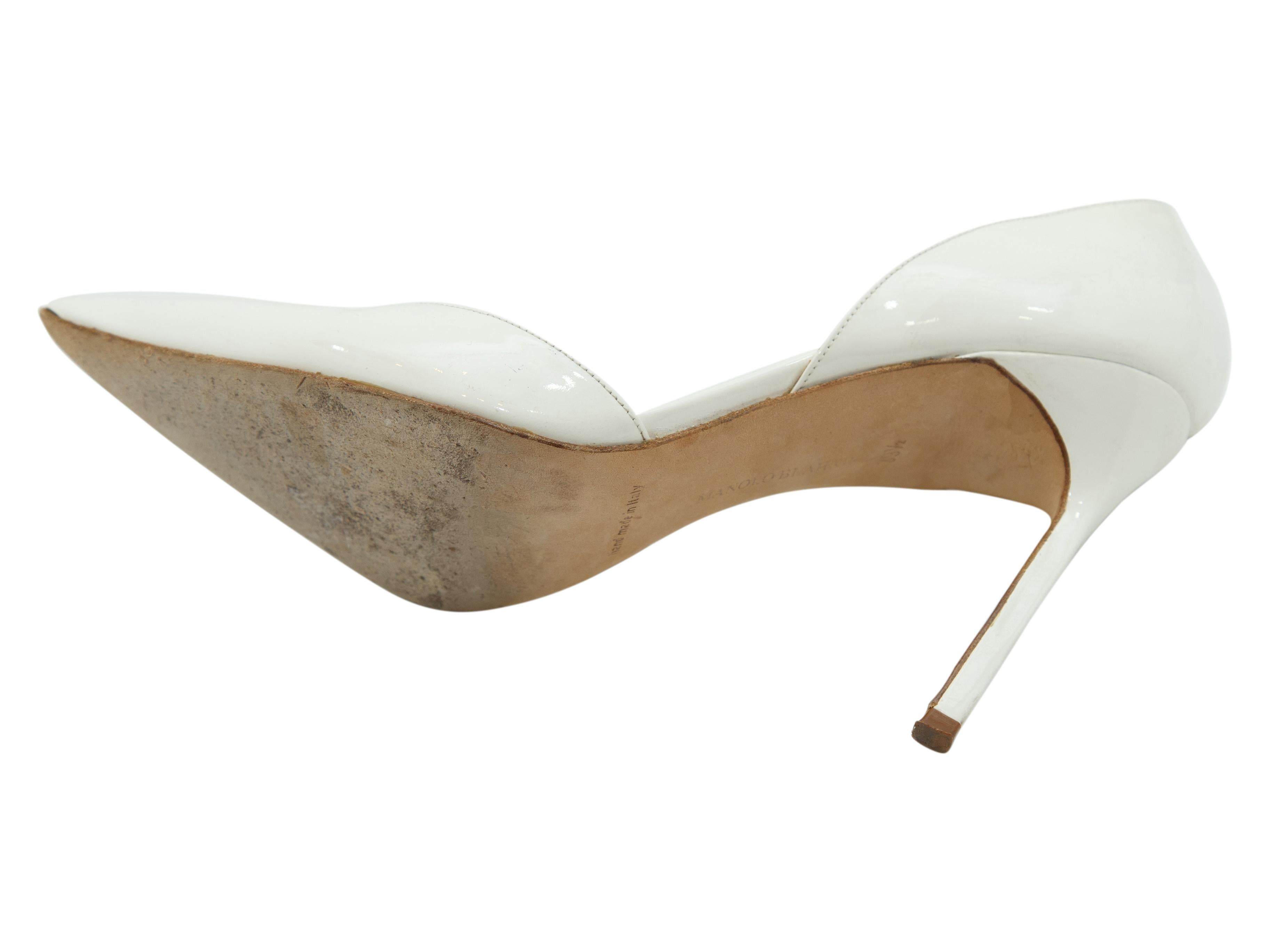 Manolo Blahnik White Patent Leather d'Orsay Pumps In Good Condition In New York, NY