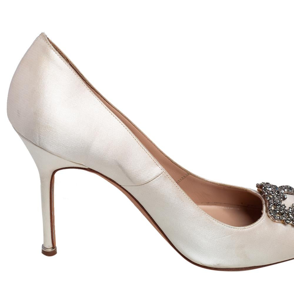 Manolo Blahnik White Satin Hangisi Crystal Embellished Pumps Size 42 1