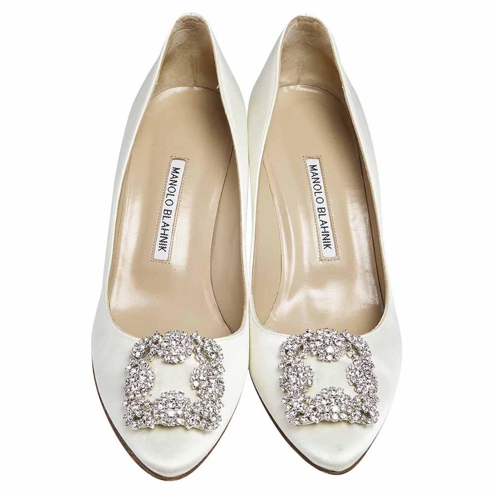 manolo blahnik hangisi white