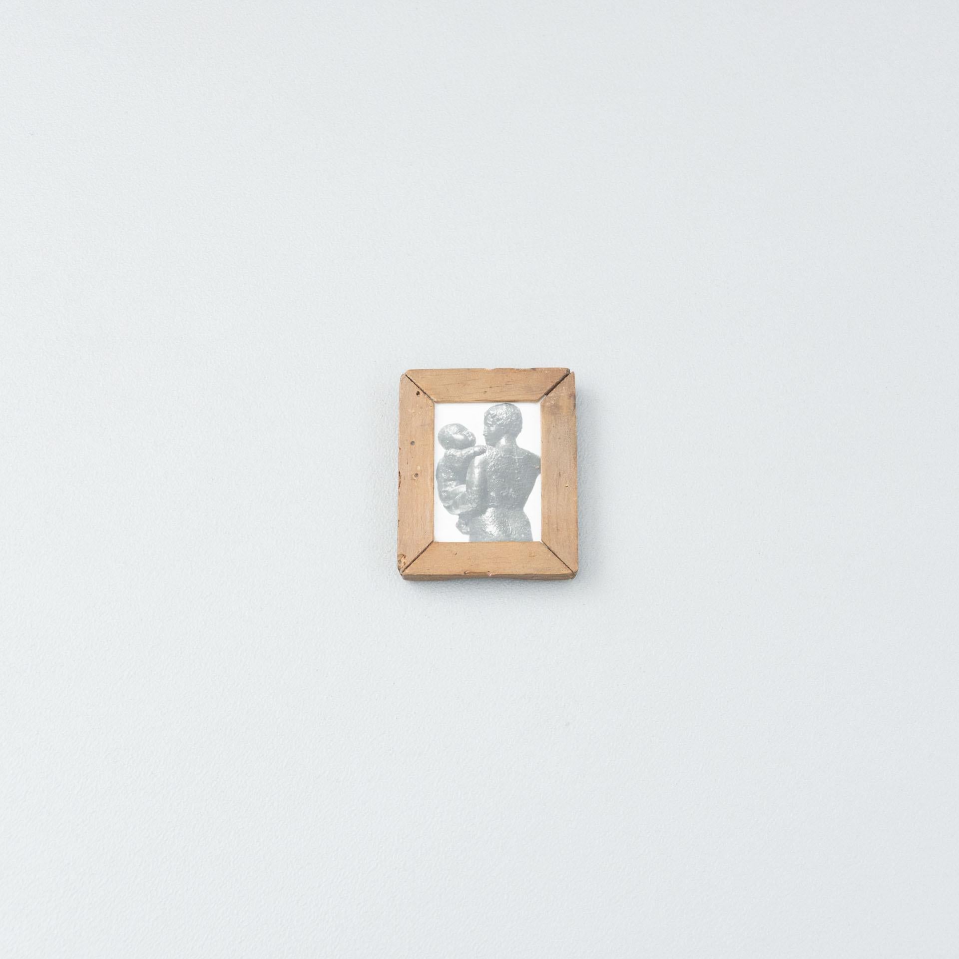 Manolo Hugué archive photography of sculpture.
Printed, circa 1960.
Wood frame included.


Materials:
Gelatin silver bromide print

Dimensions:
D 1.5 cm x W 6.8 cm x H 8.3 cm

We offer free worldwide shipping for this piece.