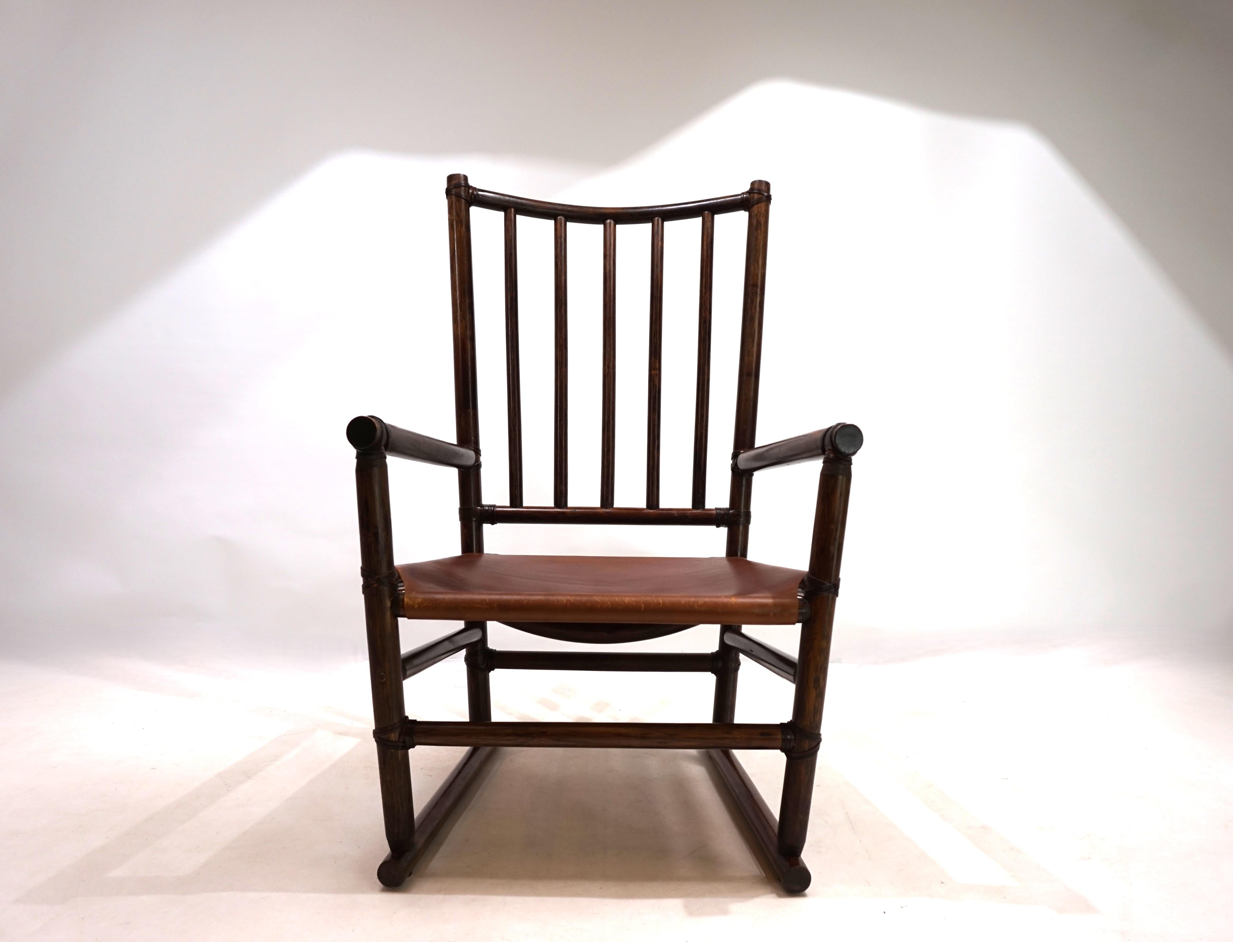 Fauteuil Manou en rotin avec siège en cuir, 1960 en vente 10