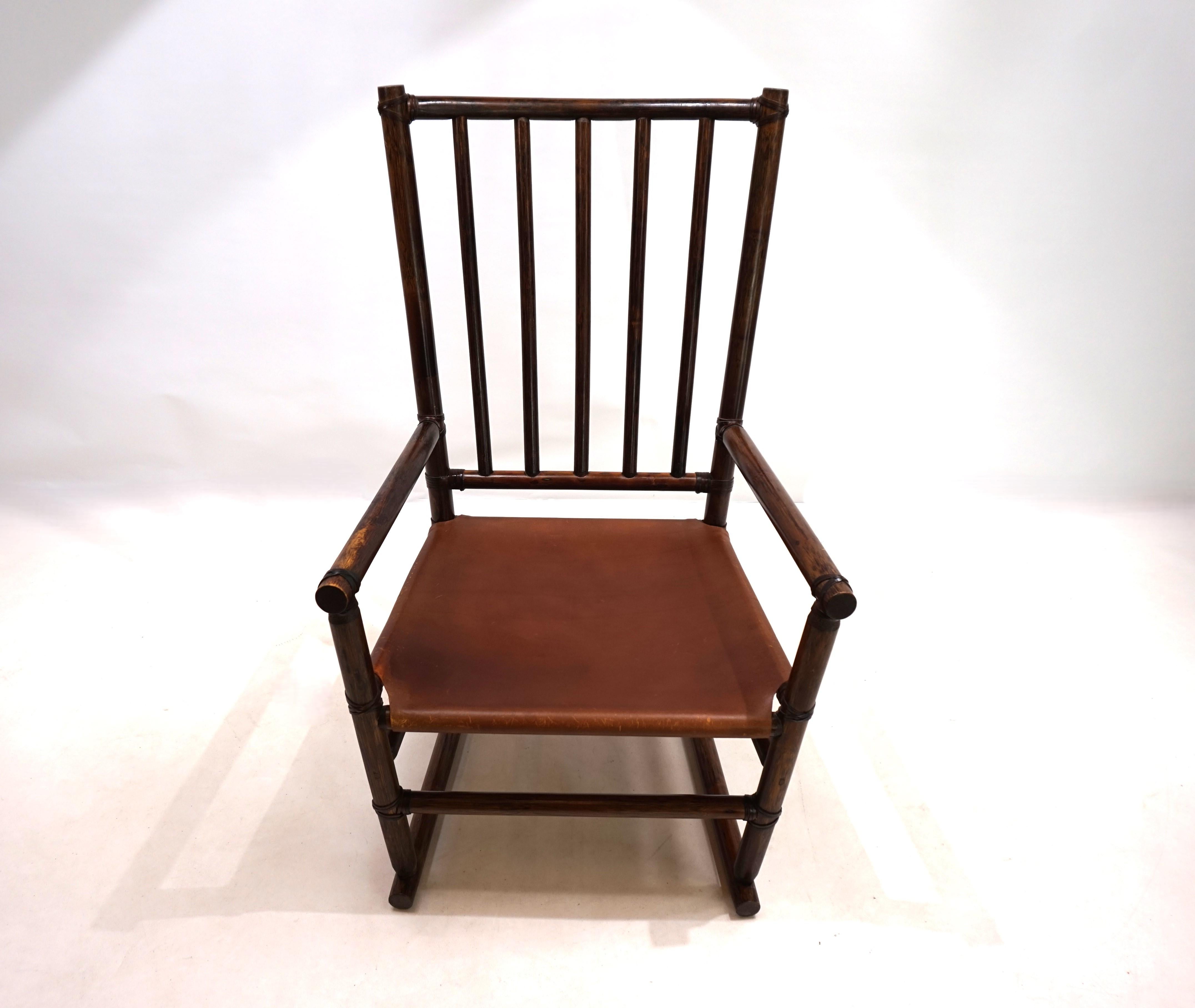 Fauteuil Manou en rotin avec siège en cuir, 1960 en vente 2