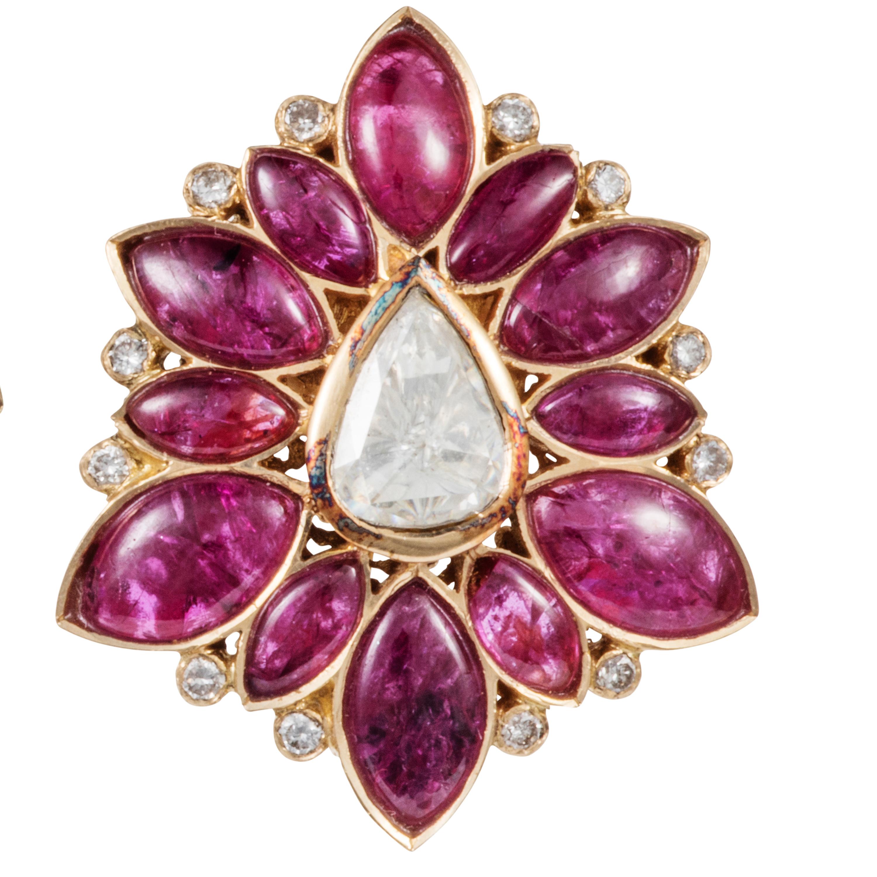 Gross weight: 14.550 grams 
Gold weight: 12.610 grams 
Rose-Cut diamonds weight: 0.73 carats 
Diamond weight: 0.29 carats  
Ruby weight: 8.26 carats 

A beautiful rose-cut diamond centrepiece is framed by romantic marquise cut-rubies.  

Each ruby