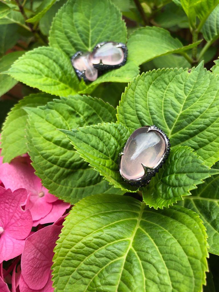 Manpriya B Rose Quartz Tumble, Iolite and Diamond Glam Rocks Earrings and Ring  For Sale 3