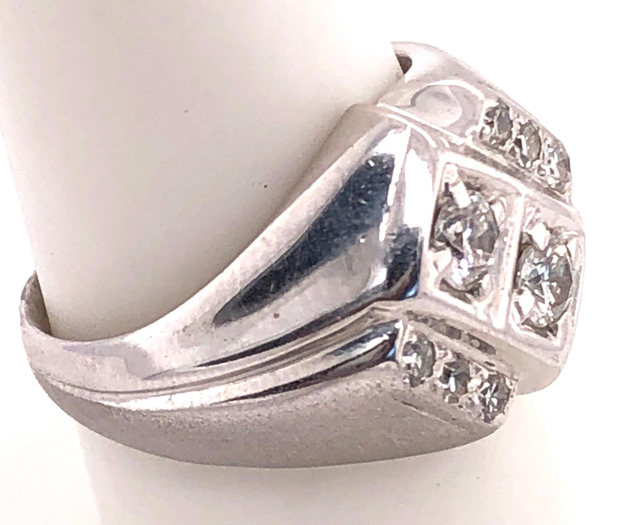 Anello da uomo in oro bianco 14 carati e diamanti In condizioni buone in vendita a Manhasset, NY