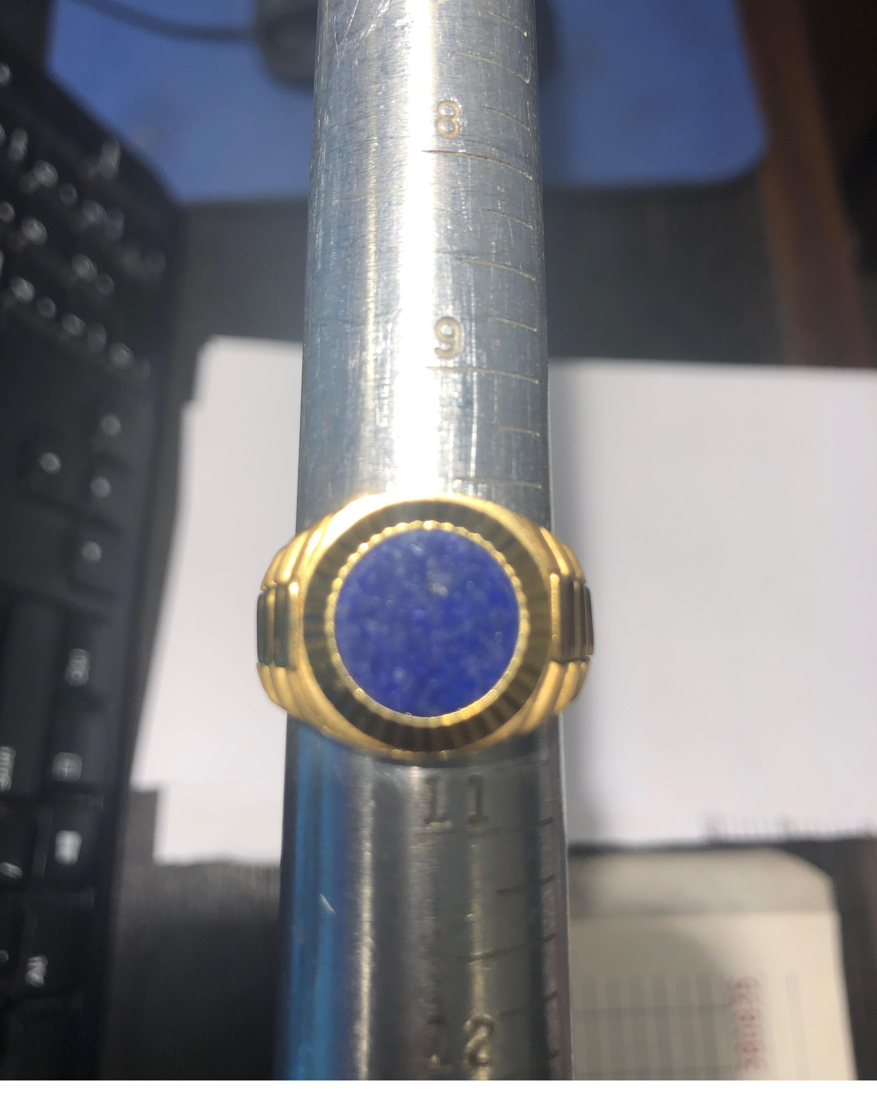 Man’s 18K yellow gold matte finish and high polish finish ring with blue lapis in center. Weighs 16 grams
Finger size 10.25. May be sized
Original retail $2850
Fun I I’ll b    
