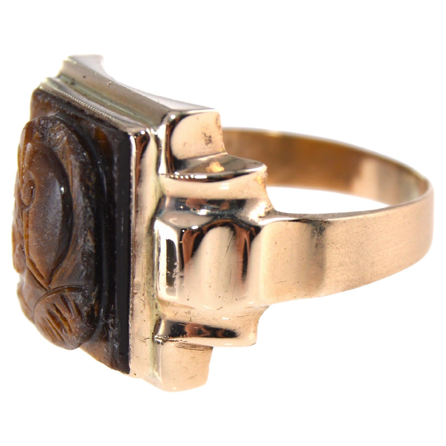 Unisex Art Deco 10kt. Solid Gold Tiger Eye Hand Constructed Ring from 1940s For Sale 4
