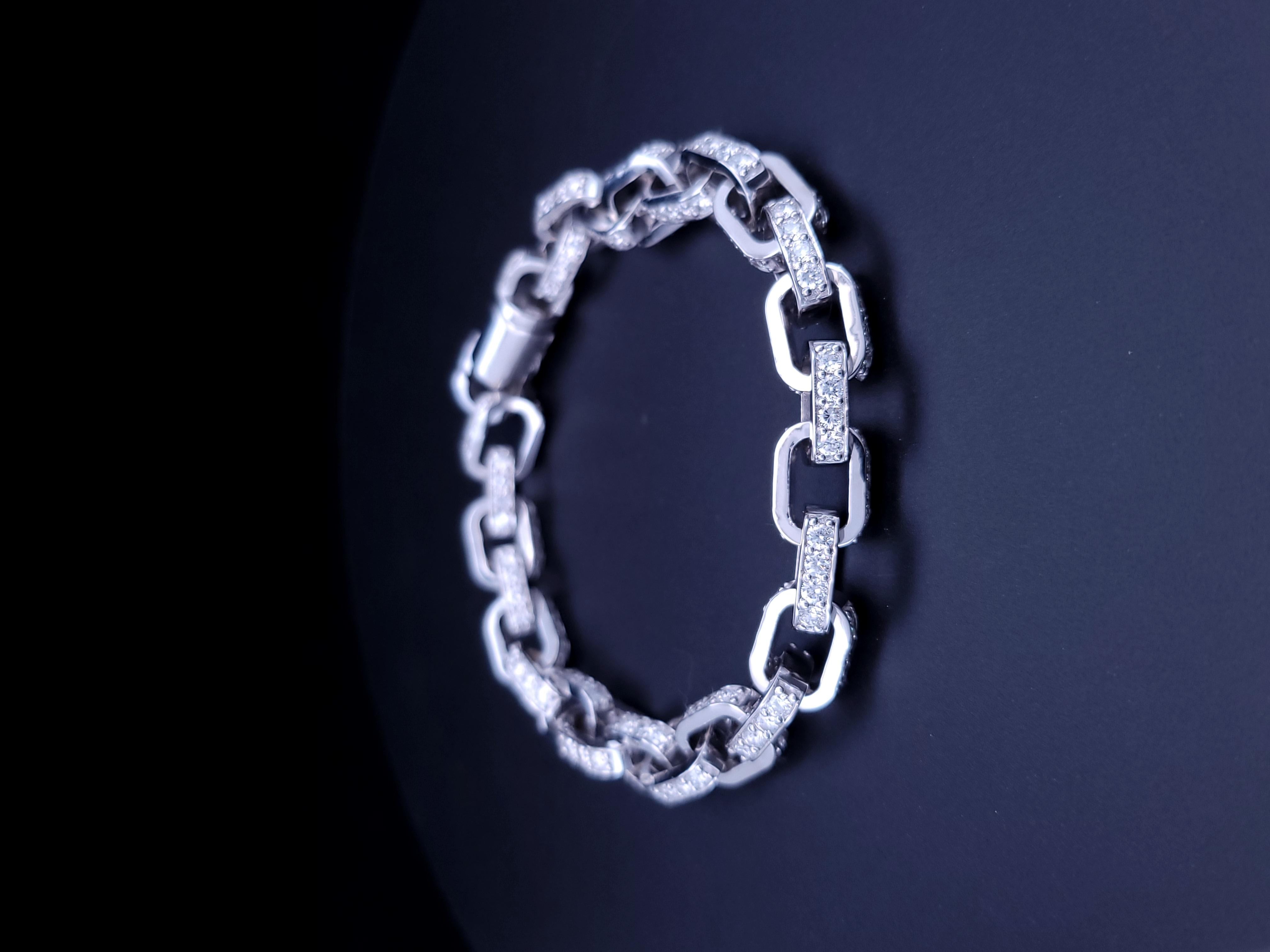 Pulsera Link de hombre 14K Oro blanco macizo 15,5ct diamantes 40gm

Material Oro Blanco 14K
Longitud de la pulsera 8,5'' Largo
Diamantes 15,5ctw G VS1
Peso de la pulsera 40 gm
Dimensión (cada eslabón) 8,3 mm x 11 mm, 1,5 mm de grosor
cerradura 7,9