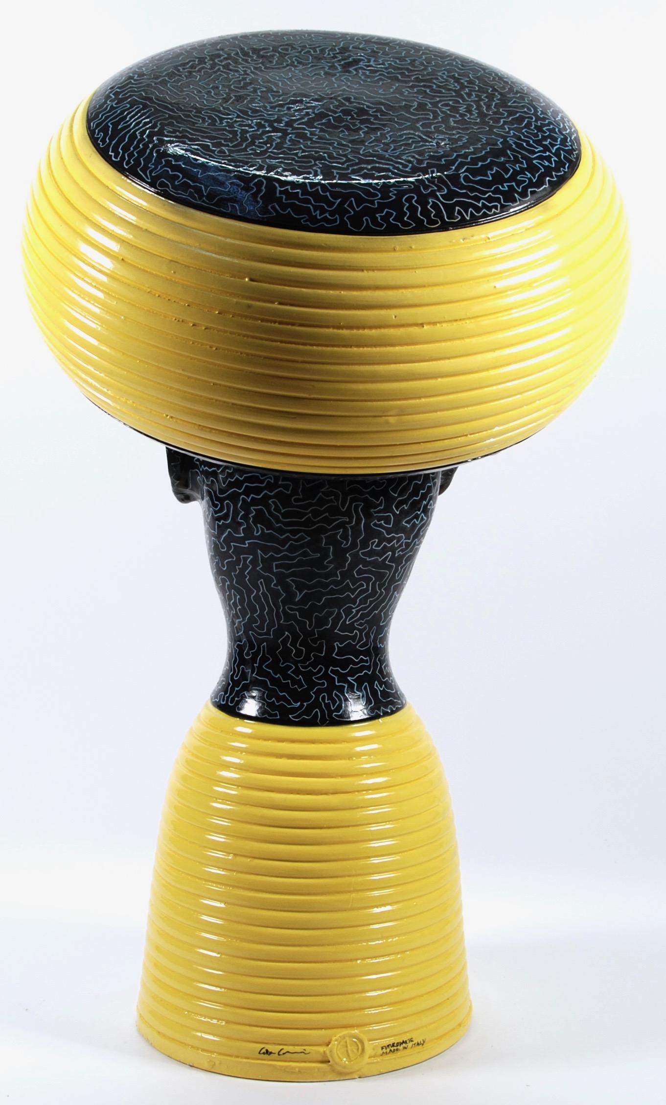 Gelbes Herrenkopf-Deko-Keramikstück, handgefertigt, Italien, 2021, handgefertigt (Moderne) im Angebot