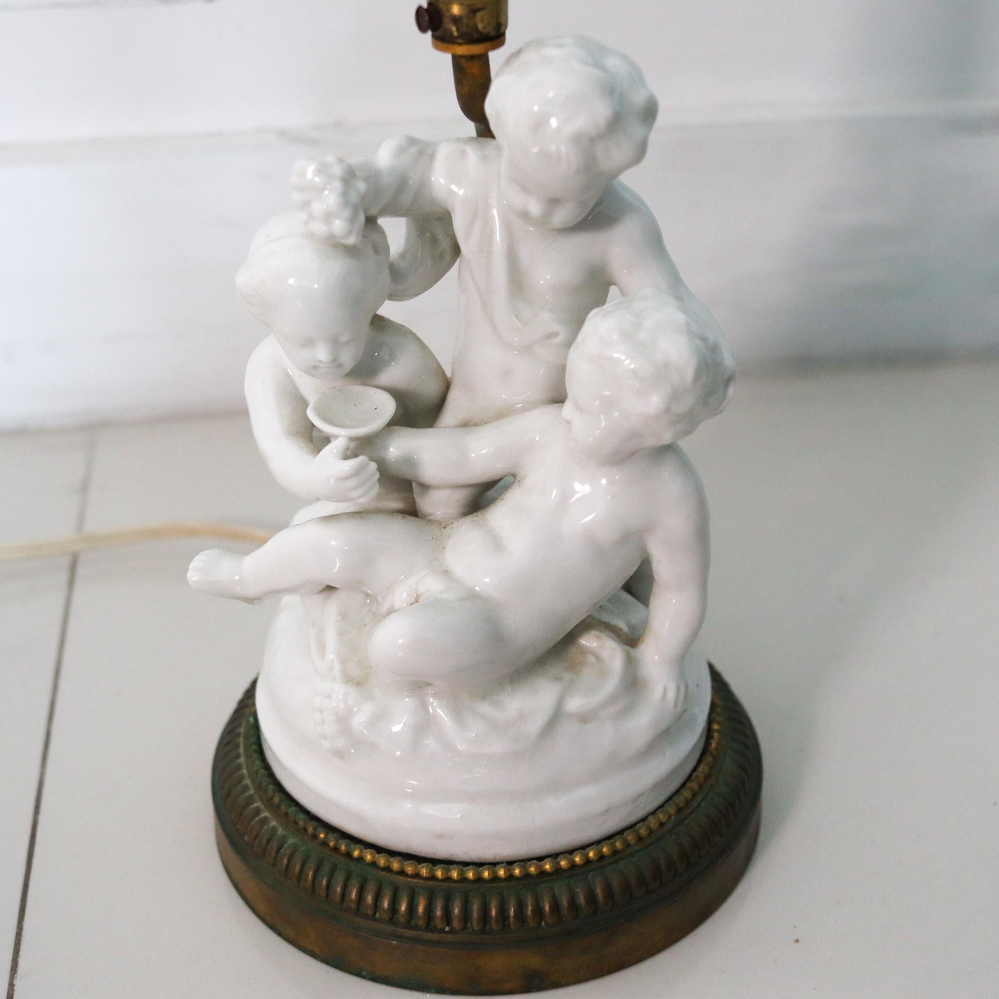Late 19th Century Mansard Paris France 1880 Bronze Ormolu Lamp with Three Cherubins in Porcelain For Sale