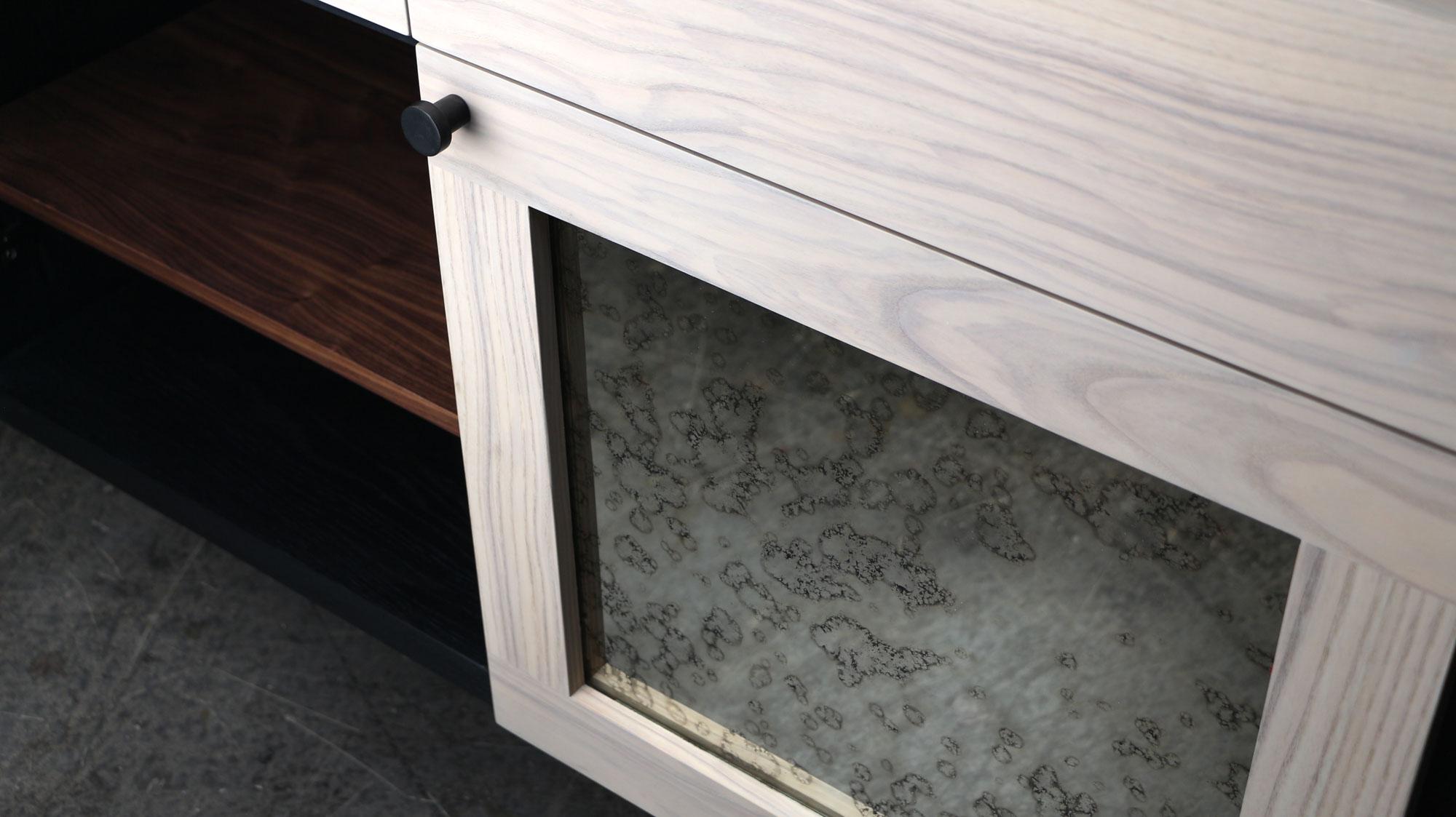 Mansfield Credenza in Alpaca Ash, Antique Mirror, Ebonized Oak, ''Floor Model'' In Excellent Condition For Sale In Drummondville, Quebec