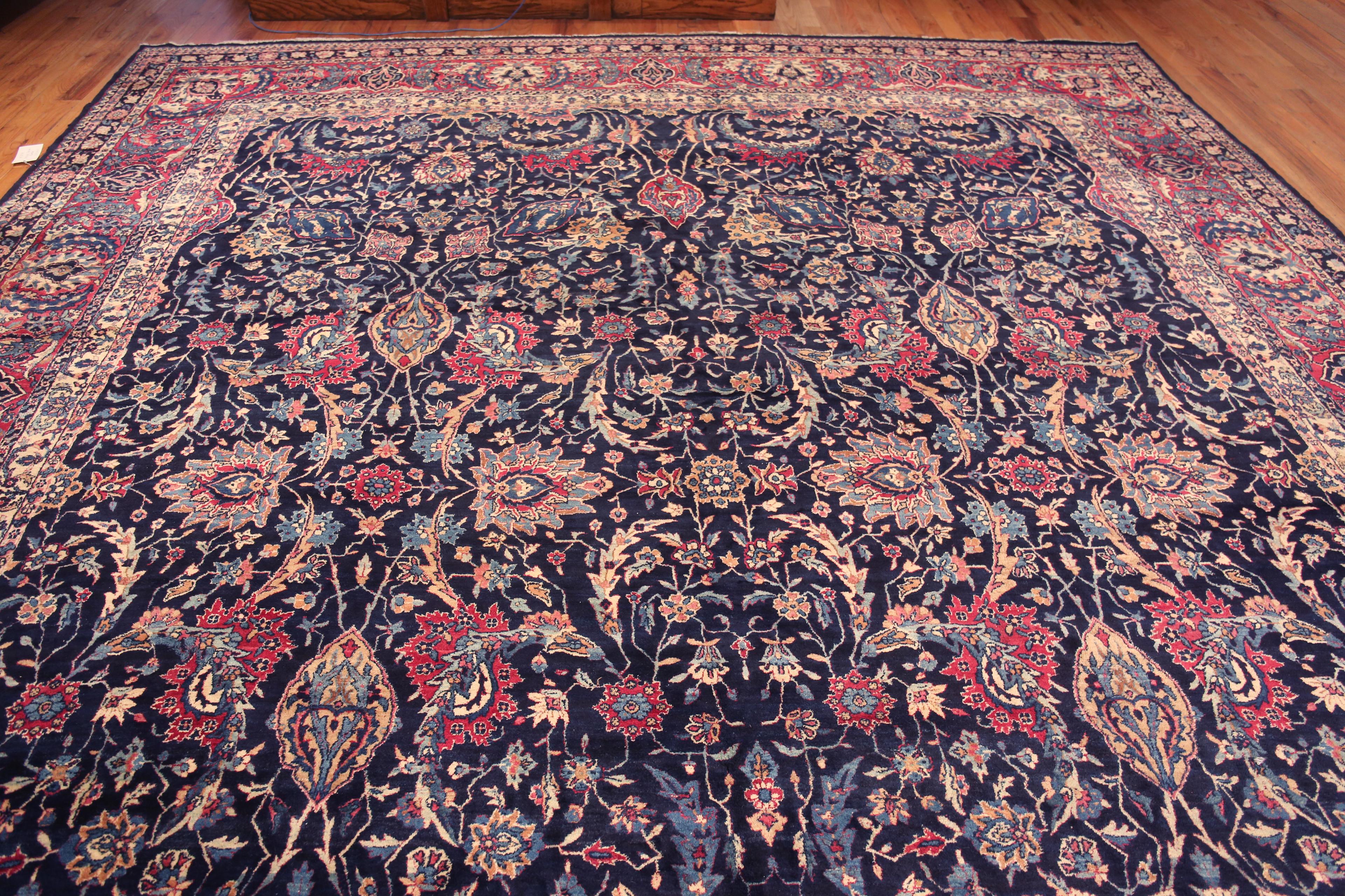 Kirman Tappeto antico persiano Kerman con design floreale a falce di dimensioni Mansion 12'8