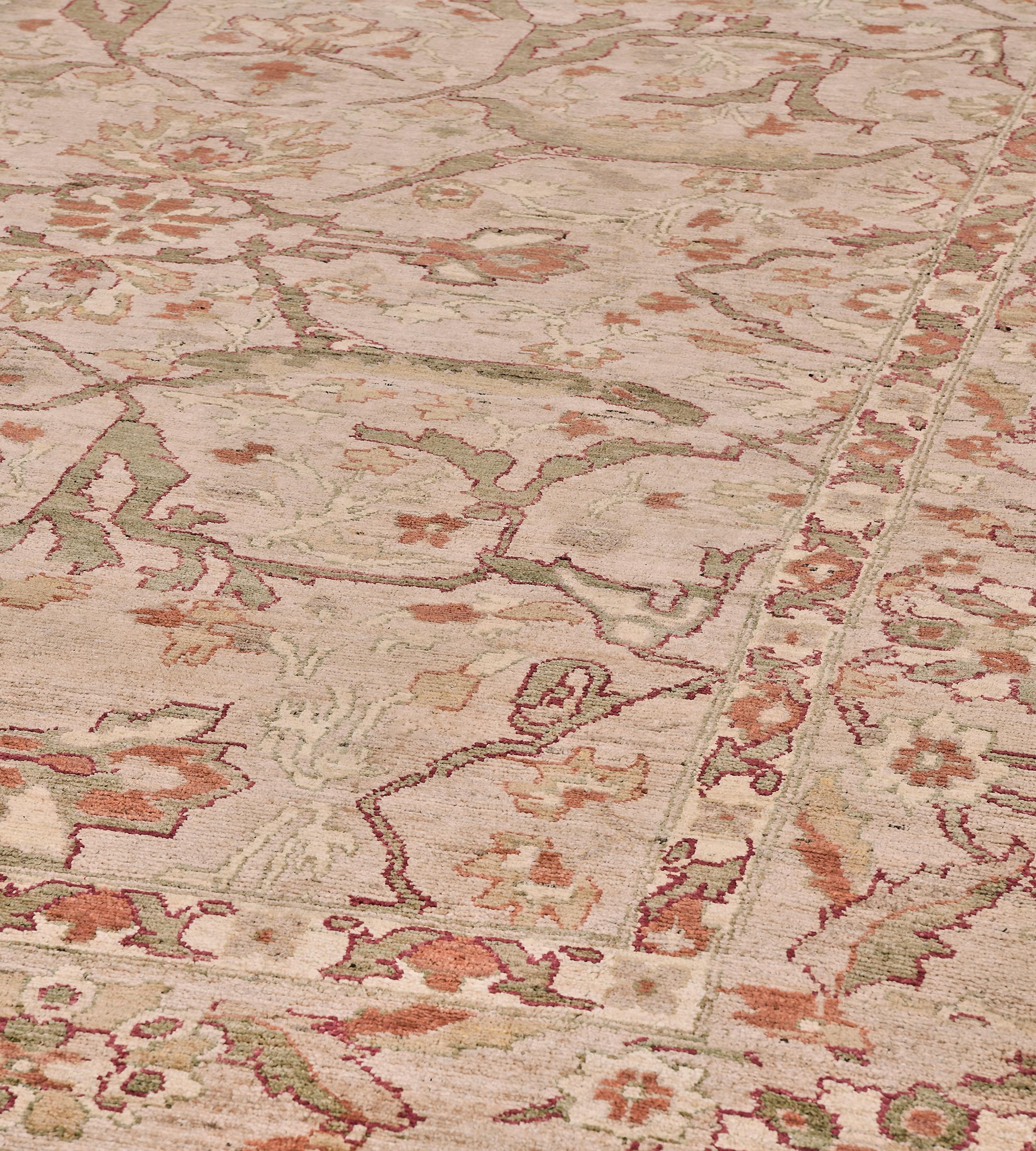 Mansour Fine Quality Handwoven Agra Rug In New Condition For Sale In West Hollywood, CA