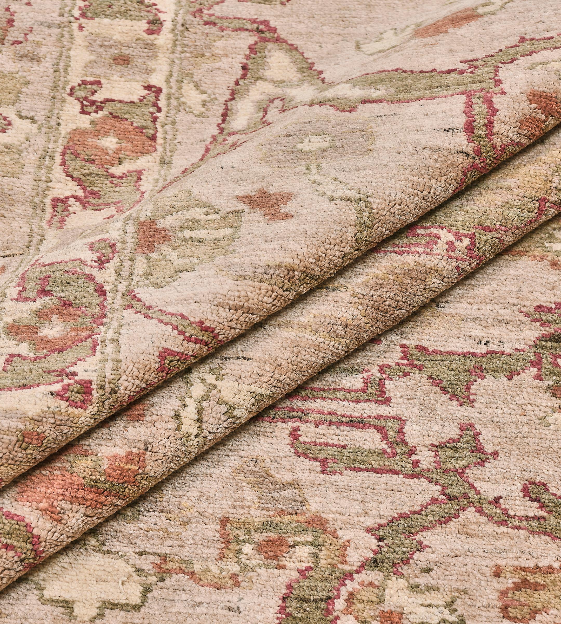 Wool Mansour Fine Quality Handwoven Agra Rug For Sale