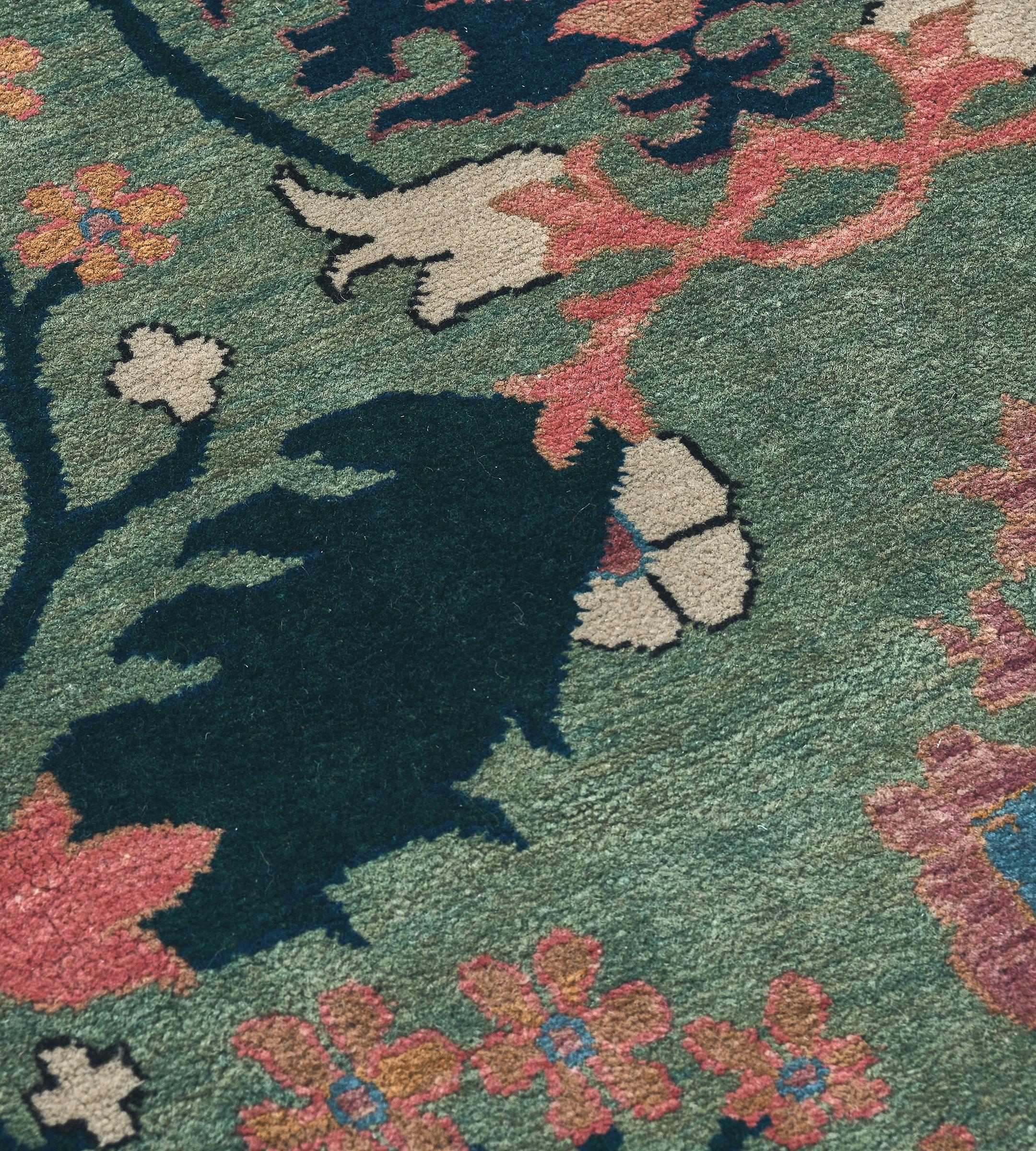 Mansour Handwoven Arts & Crafts Donegal Rug In New Condition For Sale In West Hollywood, CA