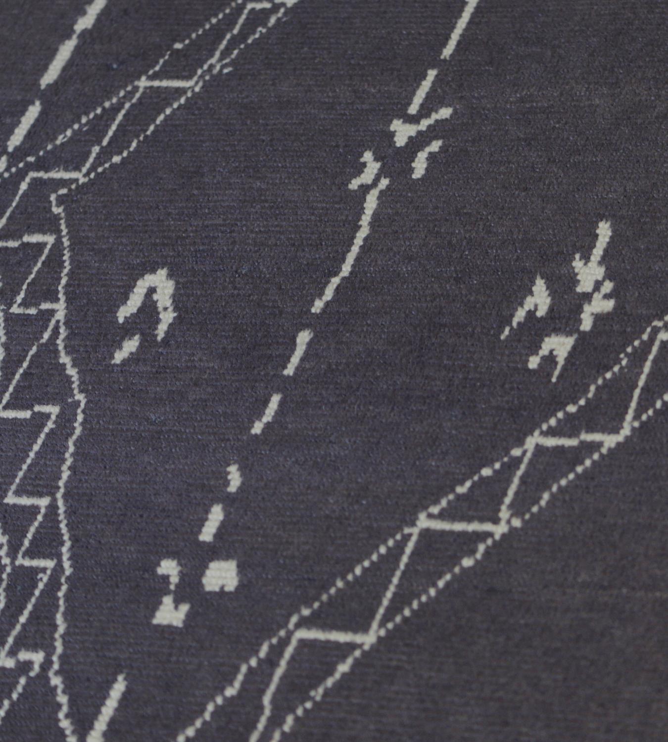 Alfombra de lana contemporánea Mansour Modern tejida a mano de inspiración marroquí Anudado a mano en venta