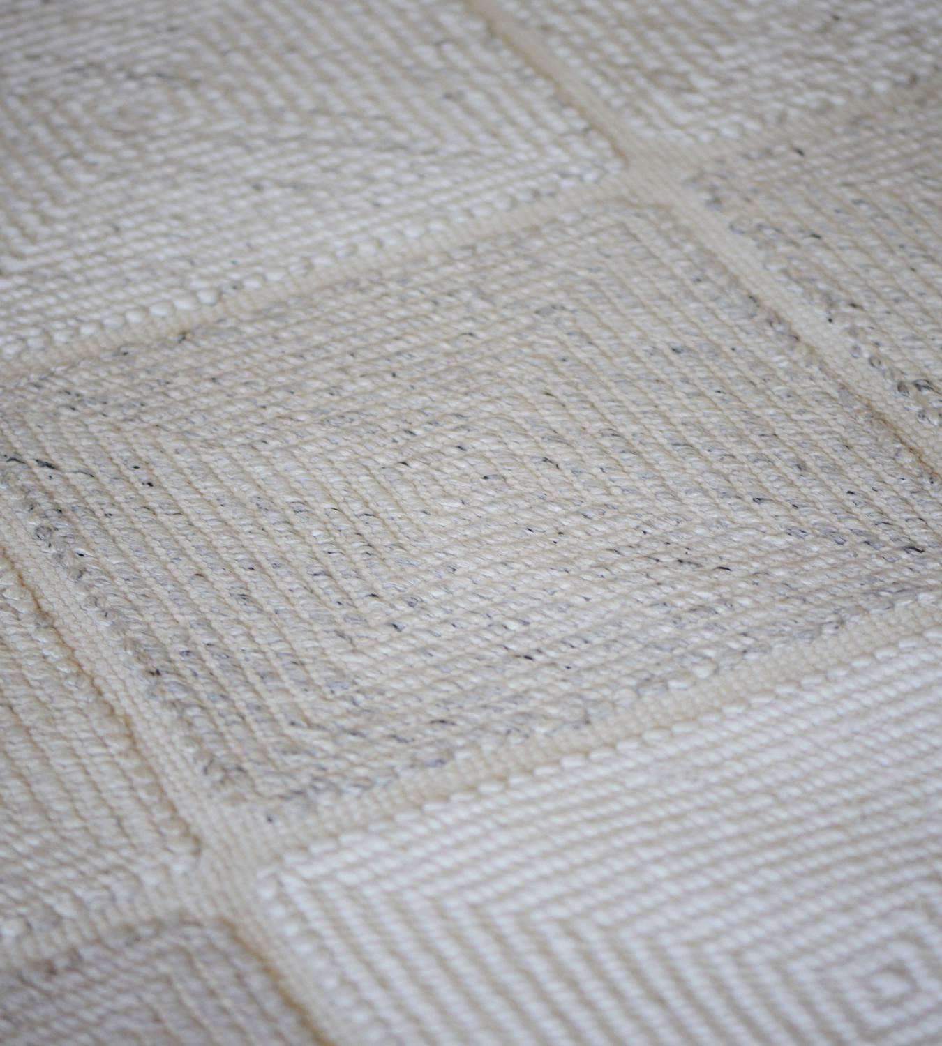 Mansour Modern Handwoven Wool Swedish Inspired Rug In New Condition For Sale In West Hollywood, CA