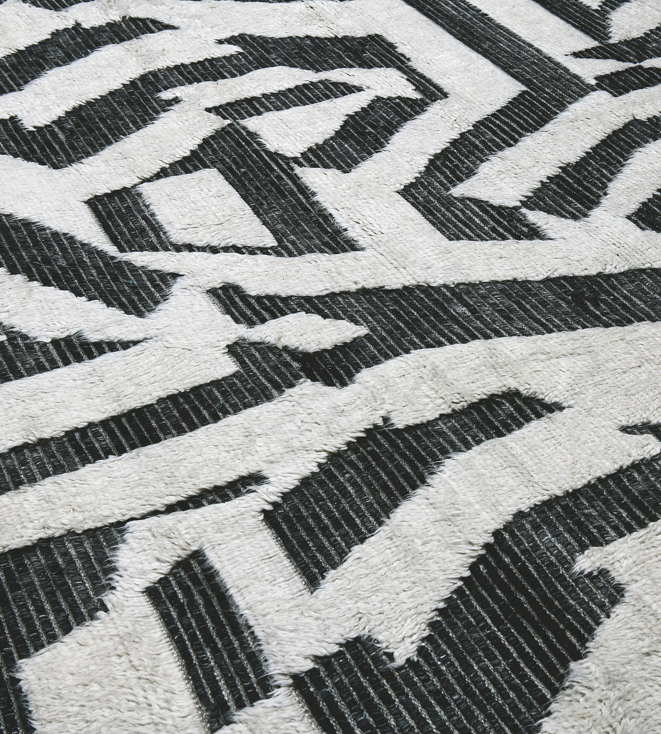 Hand-Woven Mansour Modern Steel Grey and White Moroccan-Inspired Rug For Sale