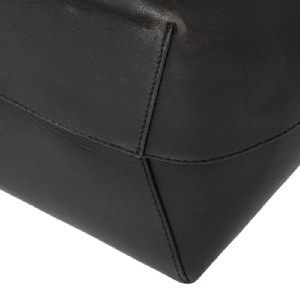 Mansur Gavriel Black Leather Drawstring Bucket Bag In Good Condition In Dubai, Al Qouz 2