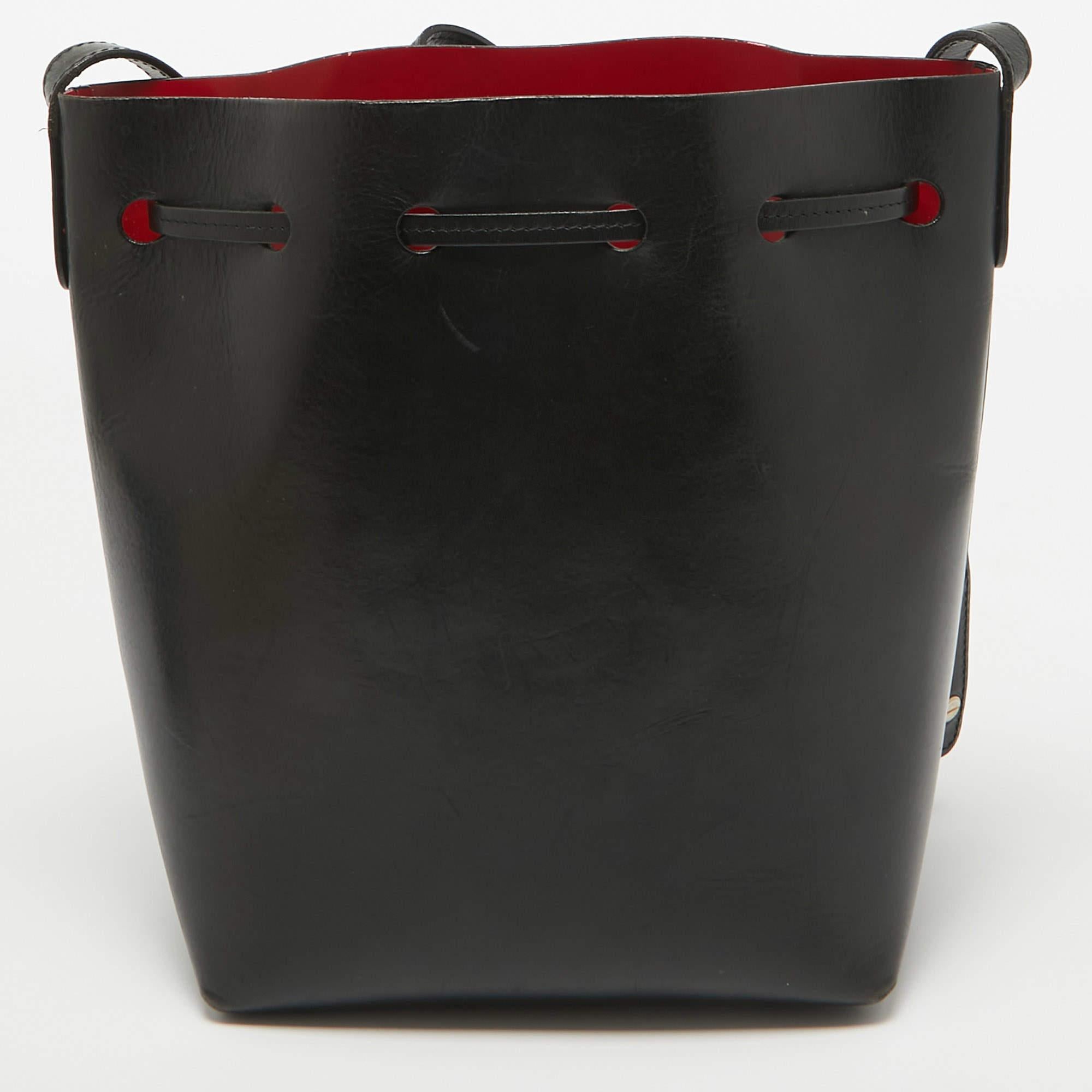 Mansur Gavriel Minibolso de piel negro en Bueno Estado en Dubai, Al Qouz 2