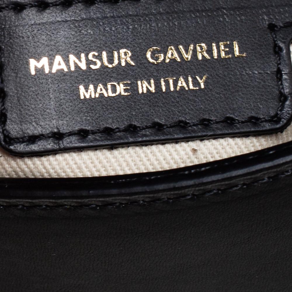 Mansur Gavriel Schwarze Crossbody-Tasche aus Leder mit Mini-Klappe 7