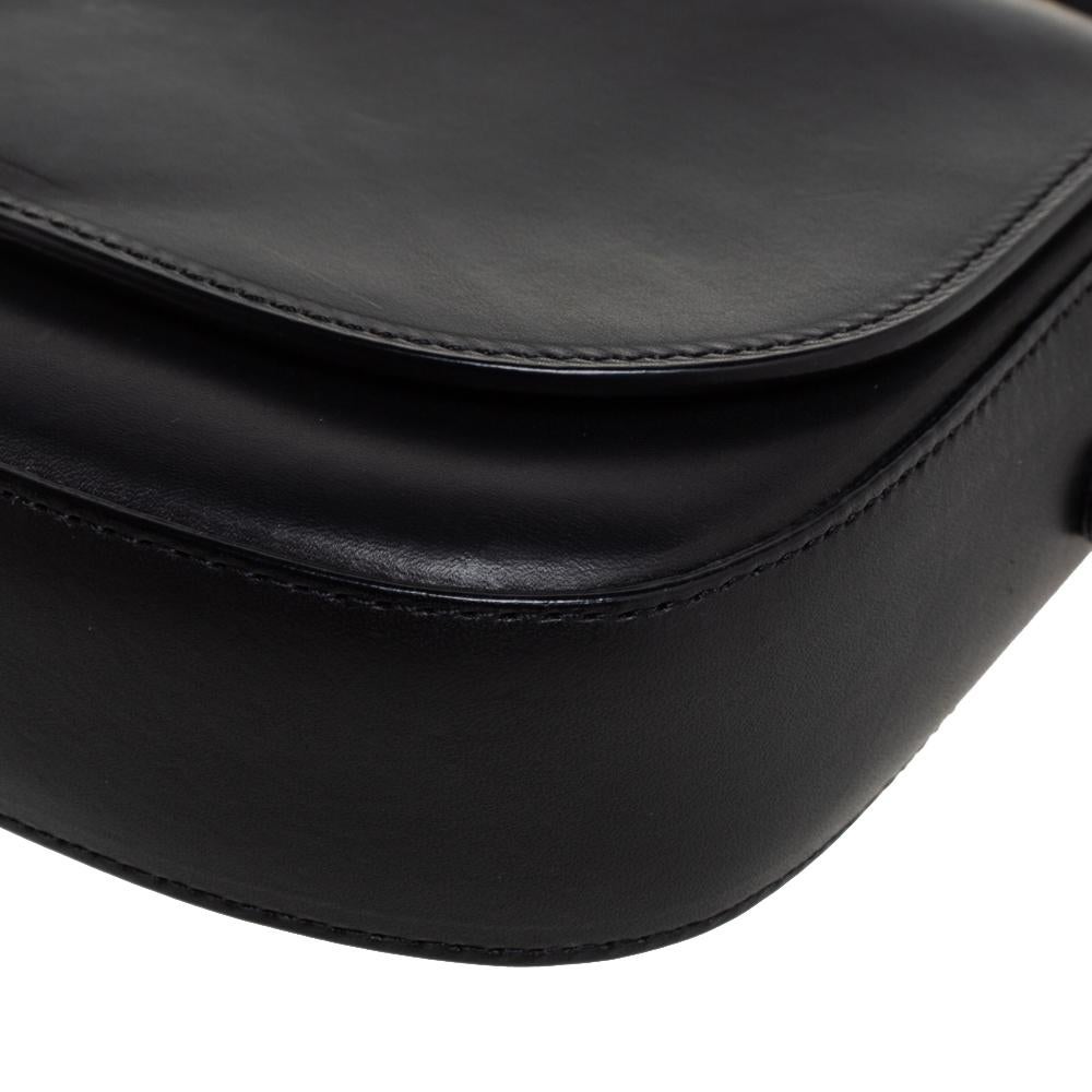 Mansur Gavriel Schwarze Crossbody-Tasche aus Leder mit Mini-Klappe 1
