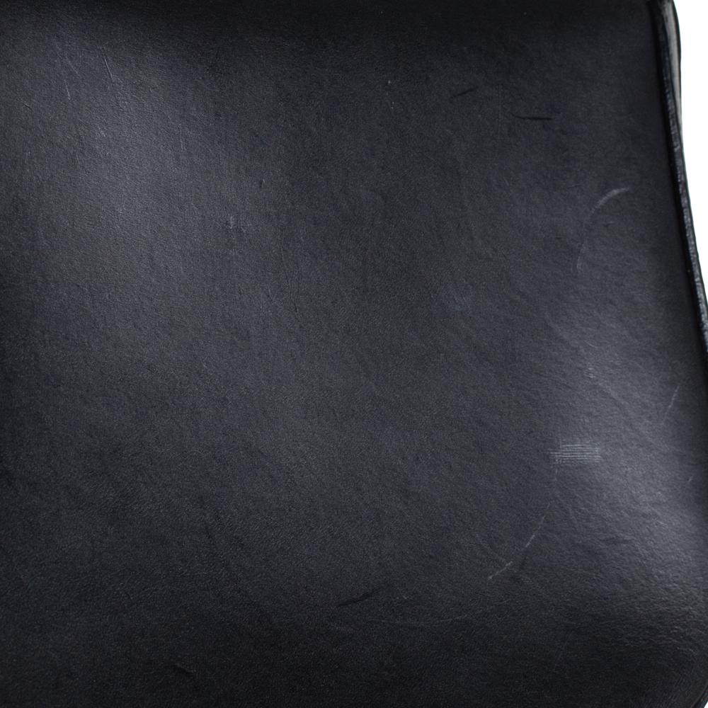 Mansur Gavriel Schwarze Crossbody-Tasche aus Leder mit Mini-Klappe 4