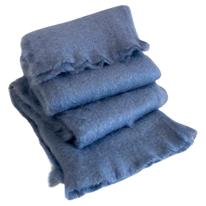 Plaid Mantas Ezcaray Dusty Blue Fuzzy Mohair Blanket Throw en vente