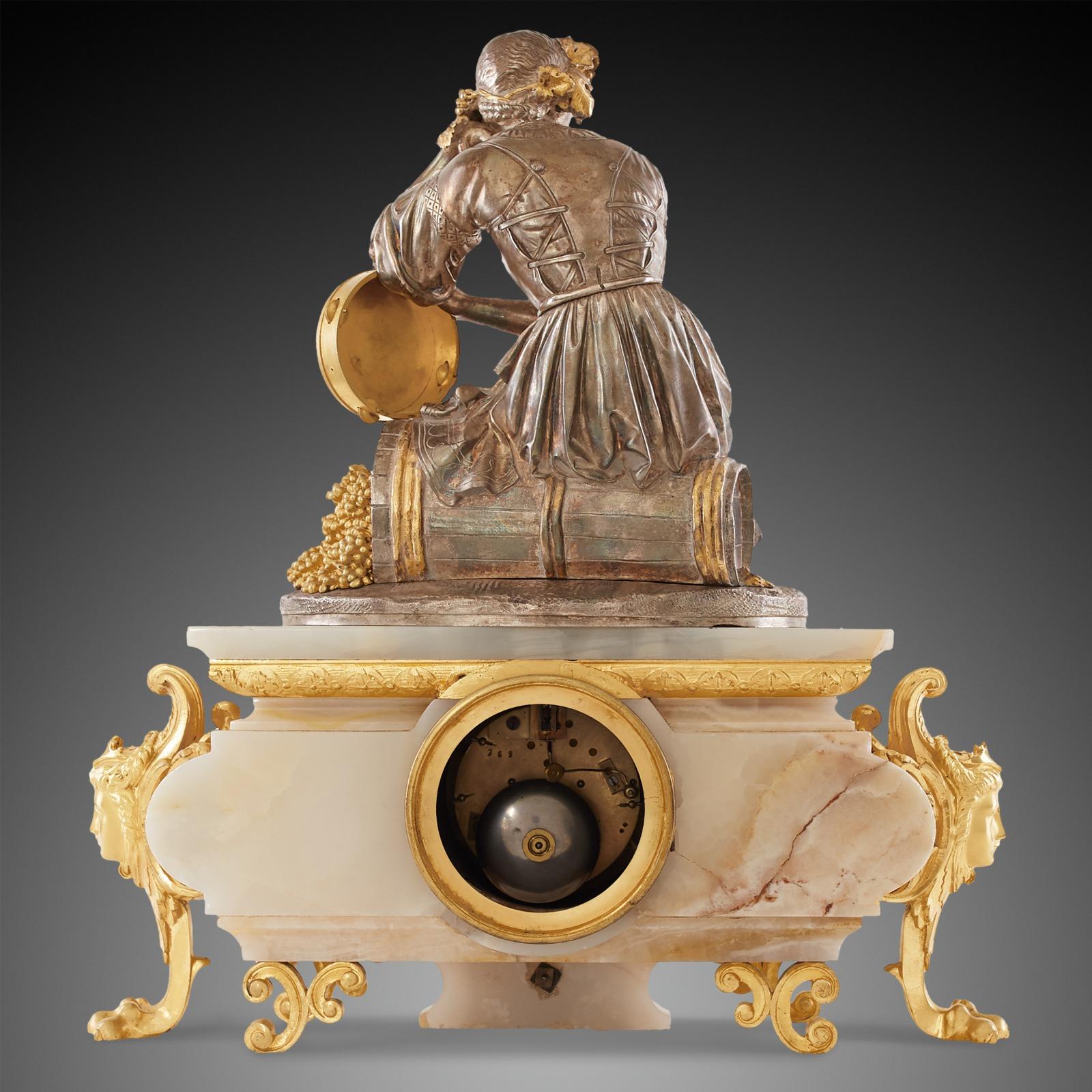 Pendule de cheminée du XVIIIe siècle d'époque Louis XV en vente 3