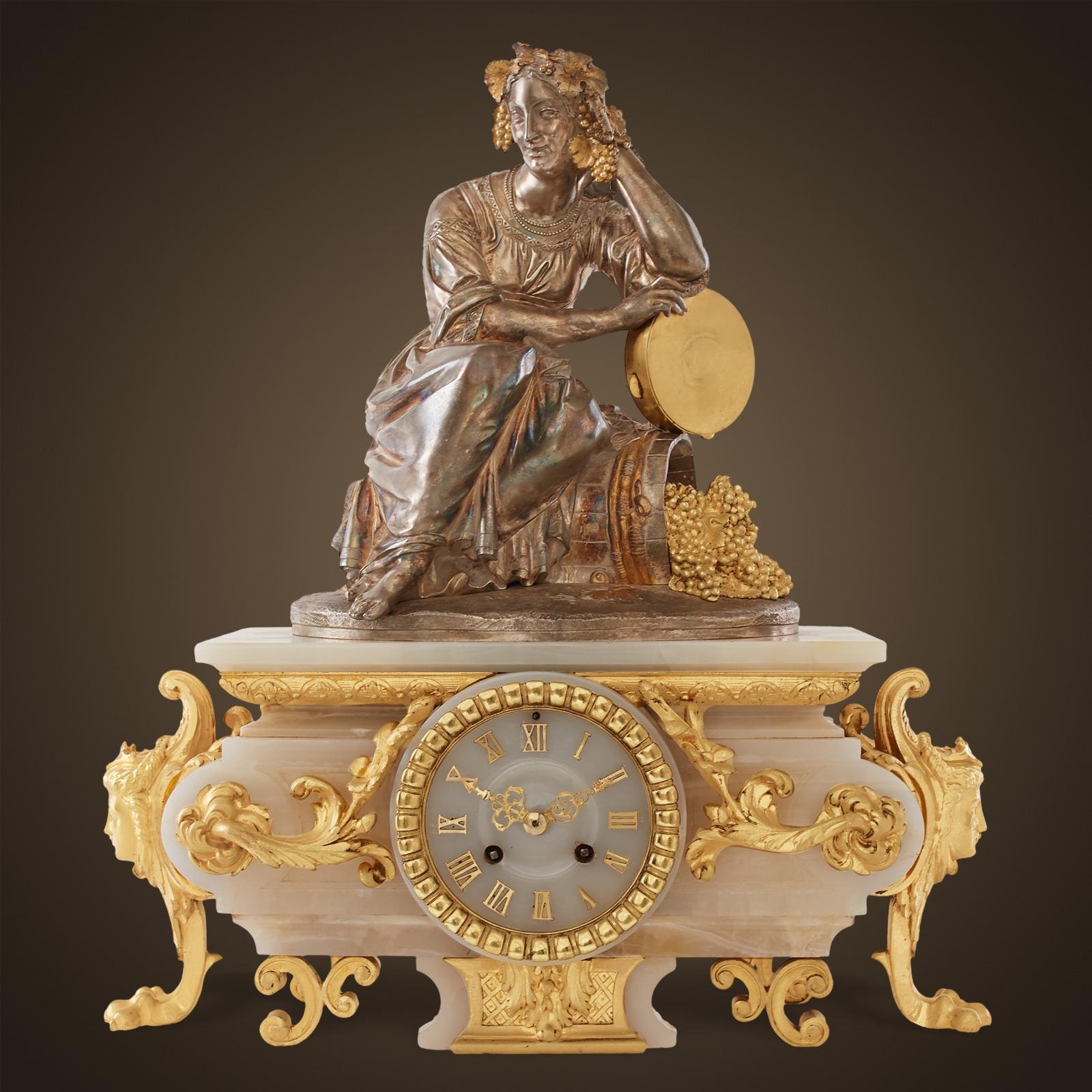 Kaminuhr aus dem 18. Jahrhundert aus der Louis XV-Periode im Angebot 5
