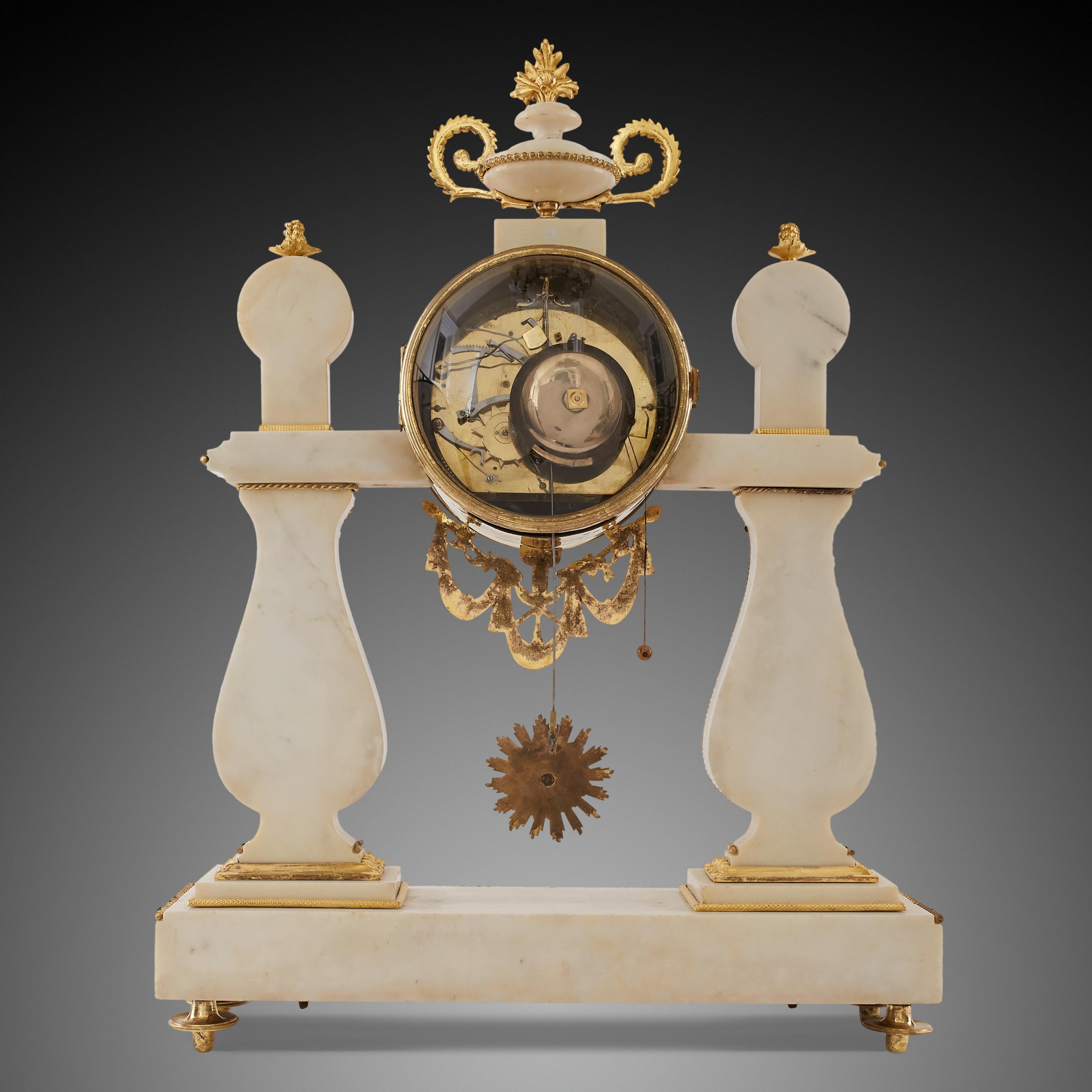 Mantel Clock 18th Century, Louis XV Period In Excellent Condition For Sale In Warsaw, PL