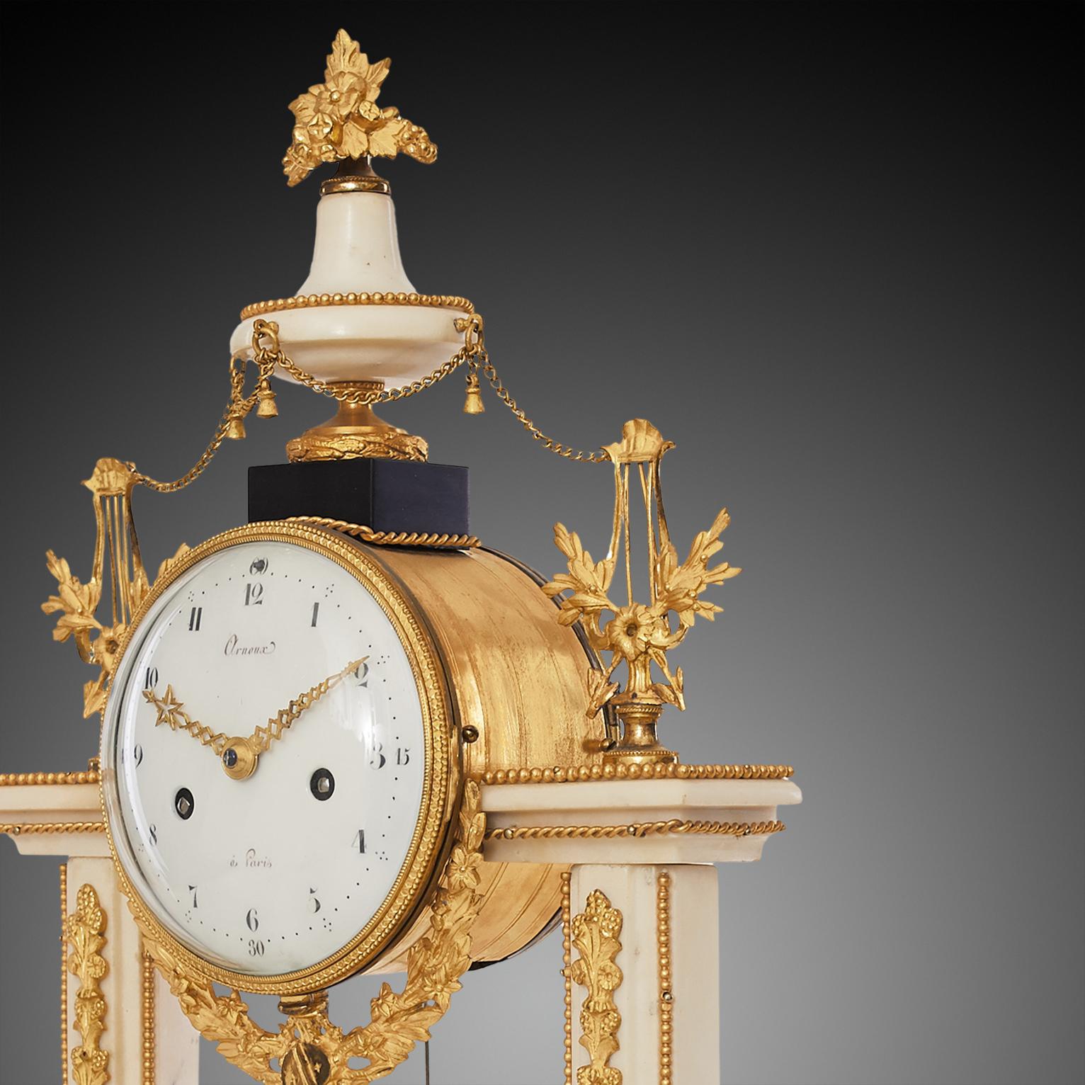 Bronze Horloge de cheminée 18ème siècle Période Louis XVI par Arnoux À Paris en vente