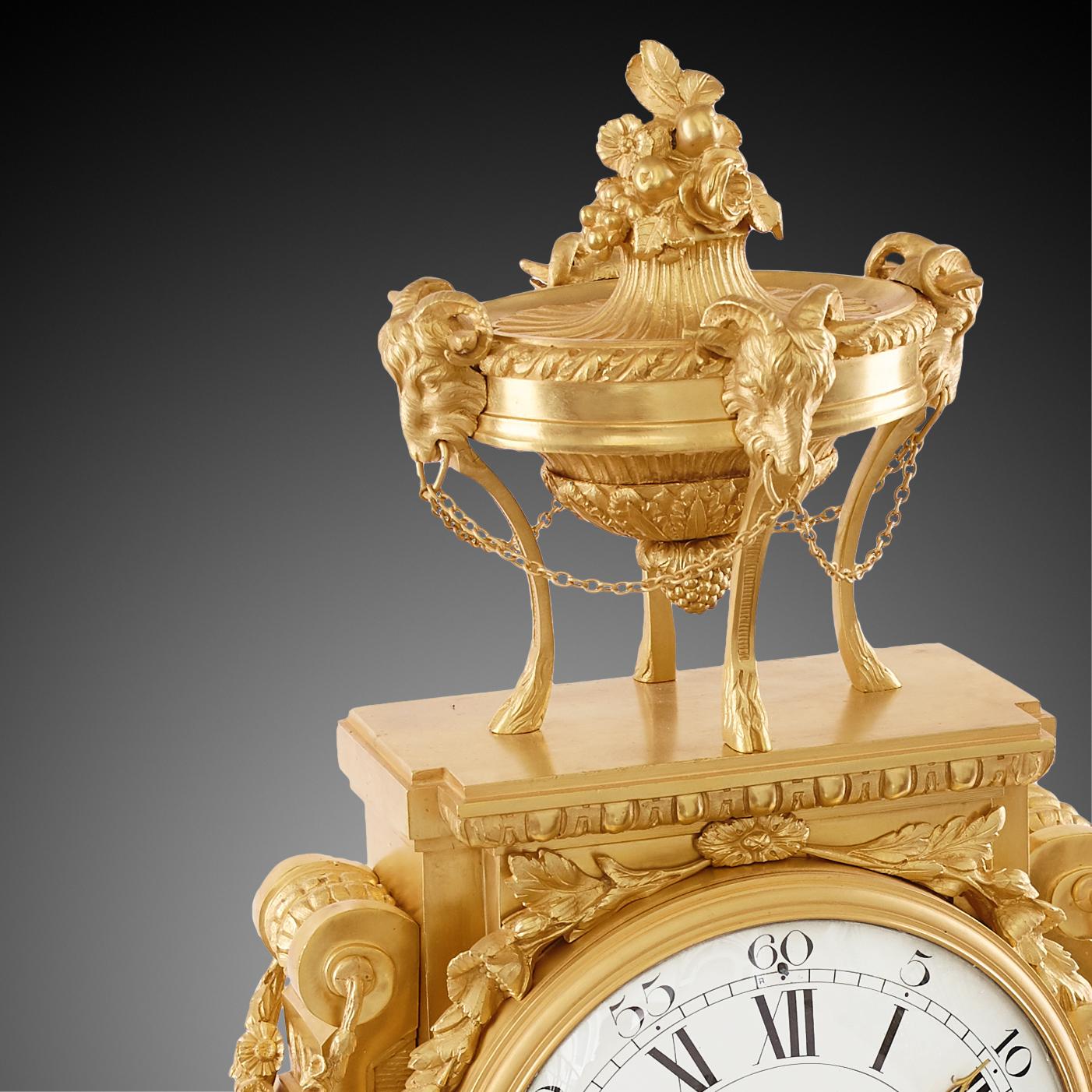 Mantel Clock 18th Century Louis XVI Period by Bouquet À Paris 1
