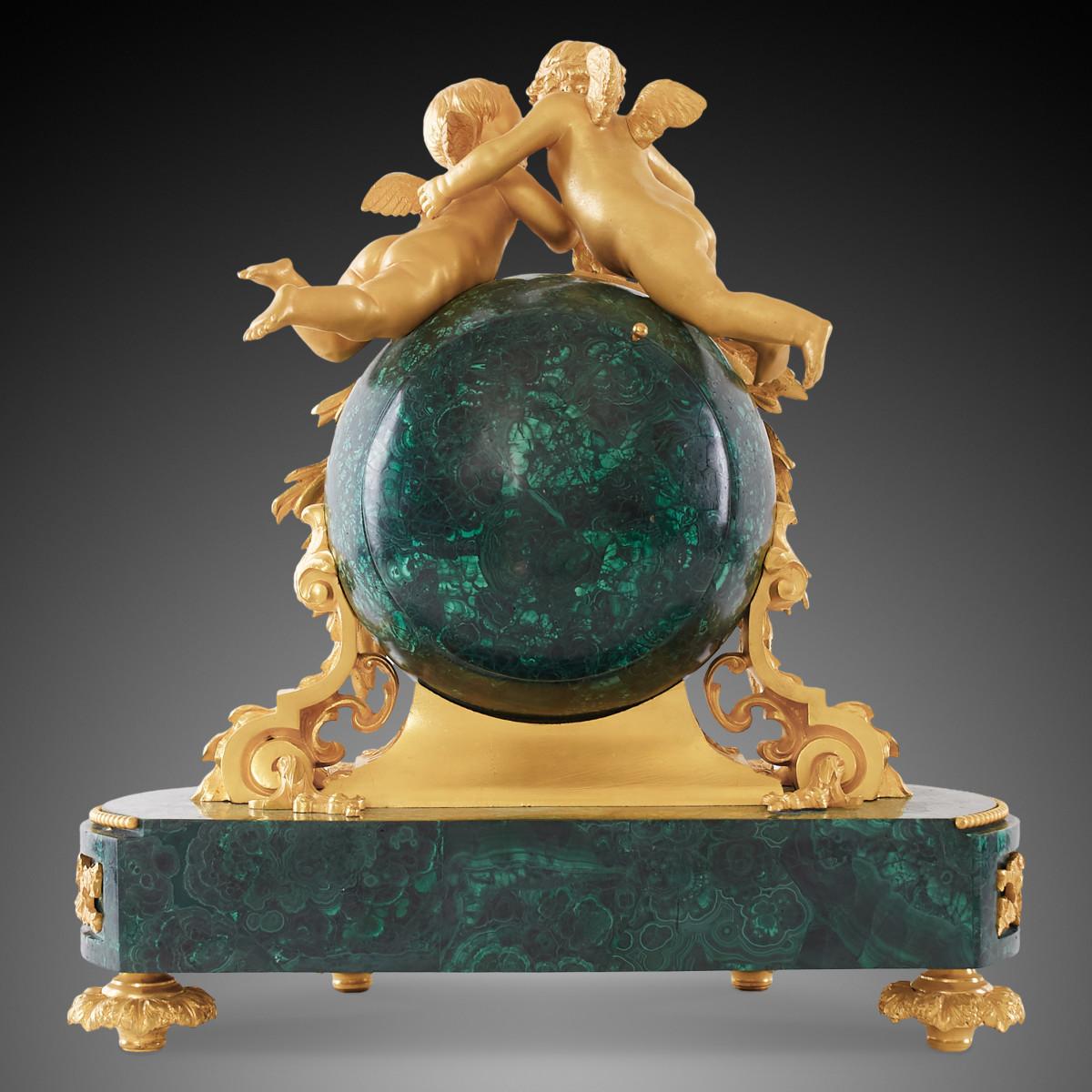 Gilt BY E.DUMOULINEUF À PARIS A of mantel clock in the style of Louis XVI, the 19th c