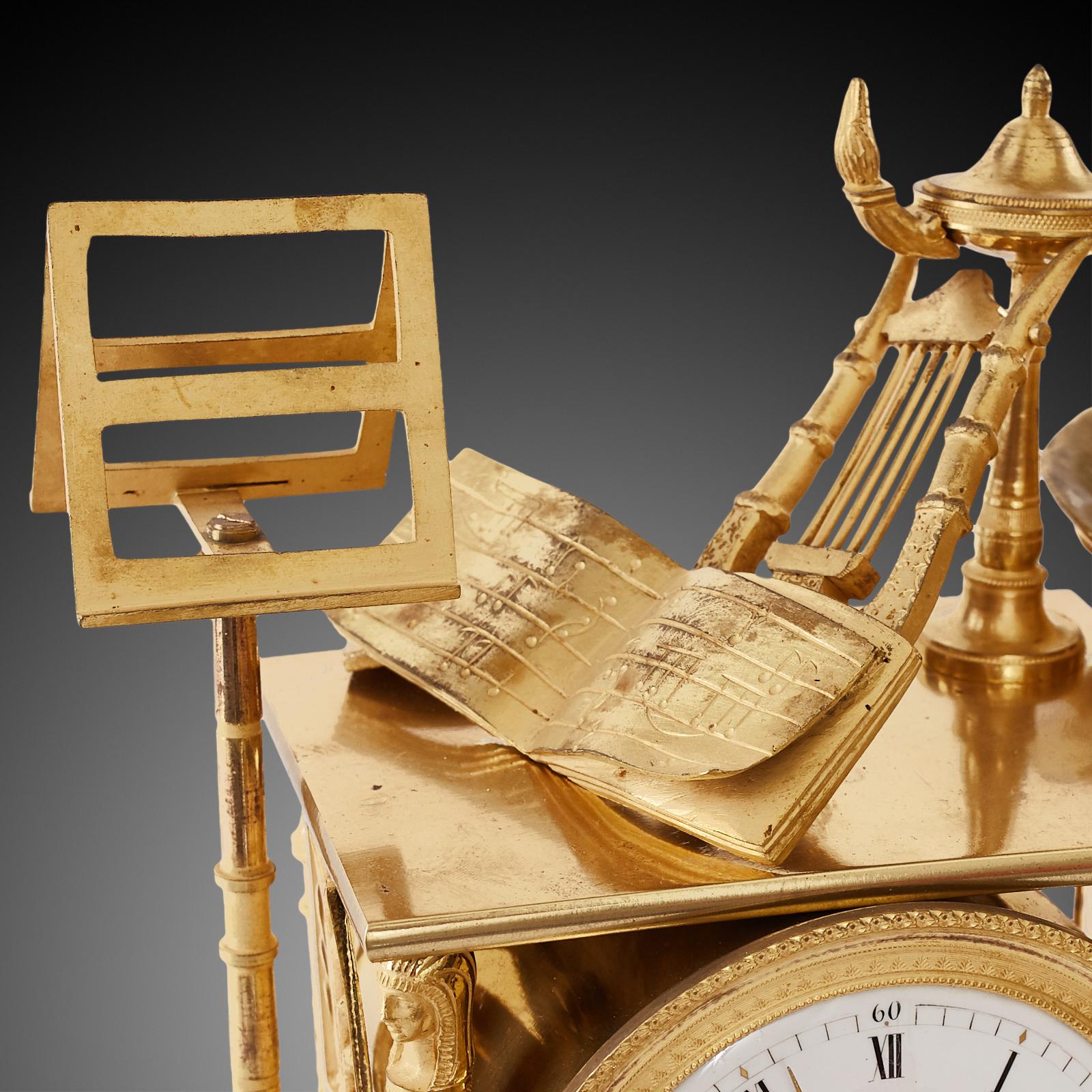 Horloge de cheminée 19ème siècle Styl Empire par Chaussee D'aulin À Paris en vente 4