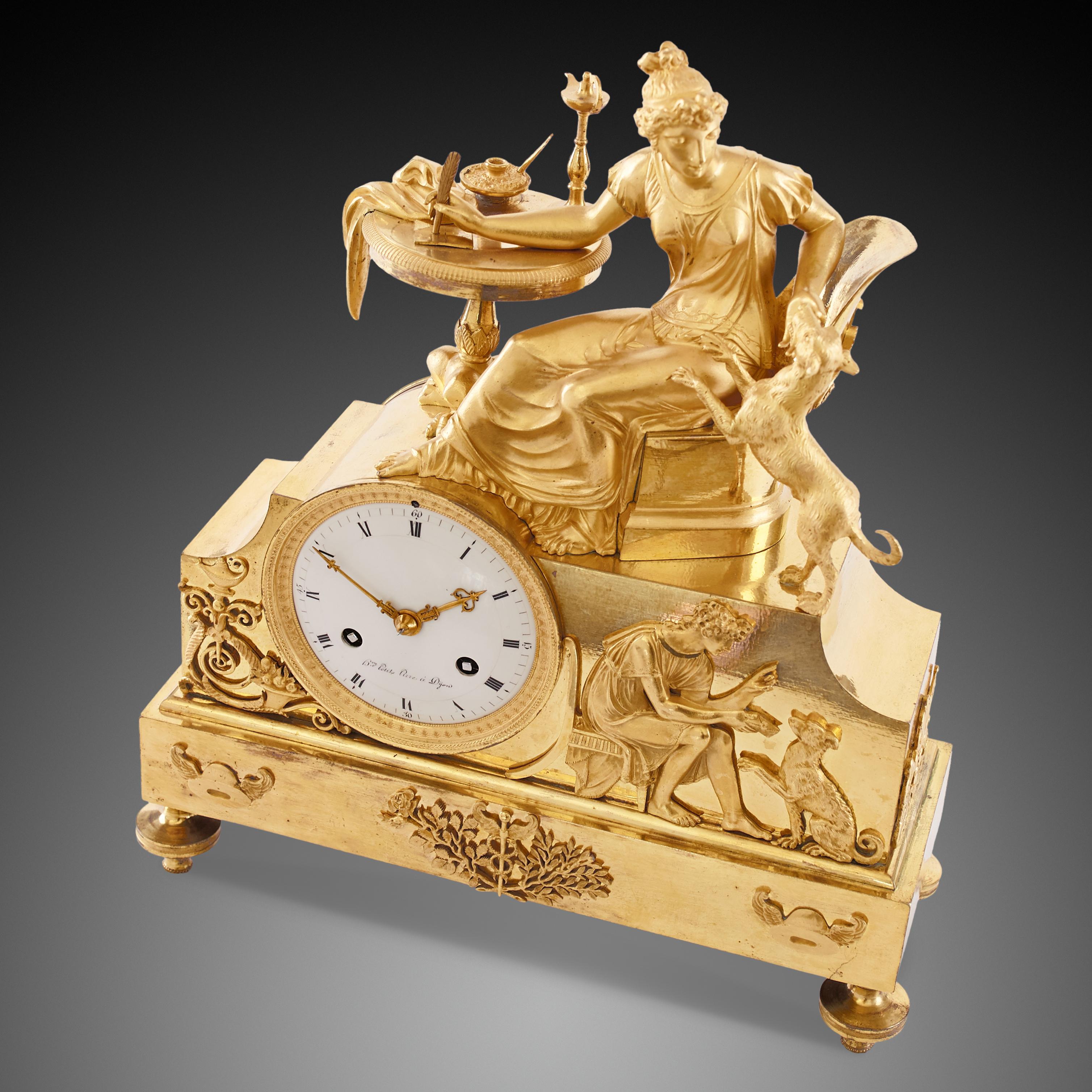 Doré Horloge de cheminée 19ème siècle style Empire par Petit Pizze À Dijon en vente